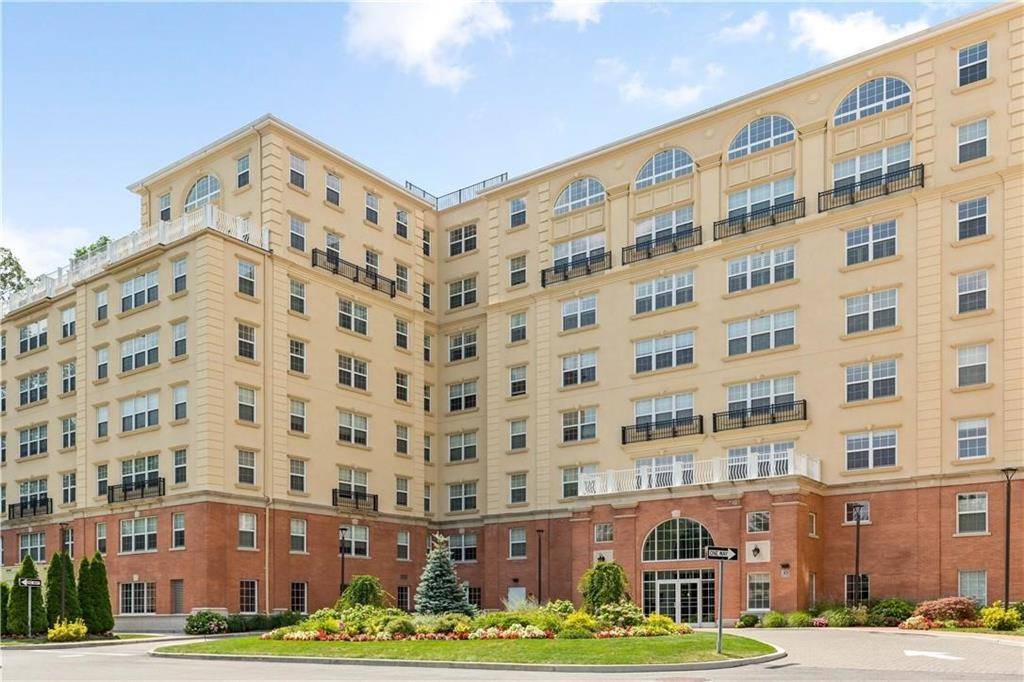 Larchmont, NY 10538,10 Byron PL #603