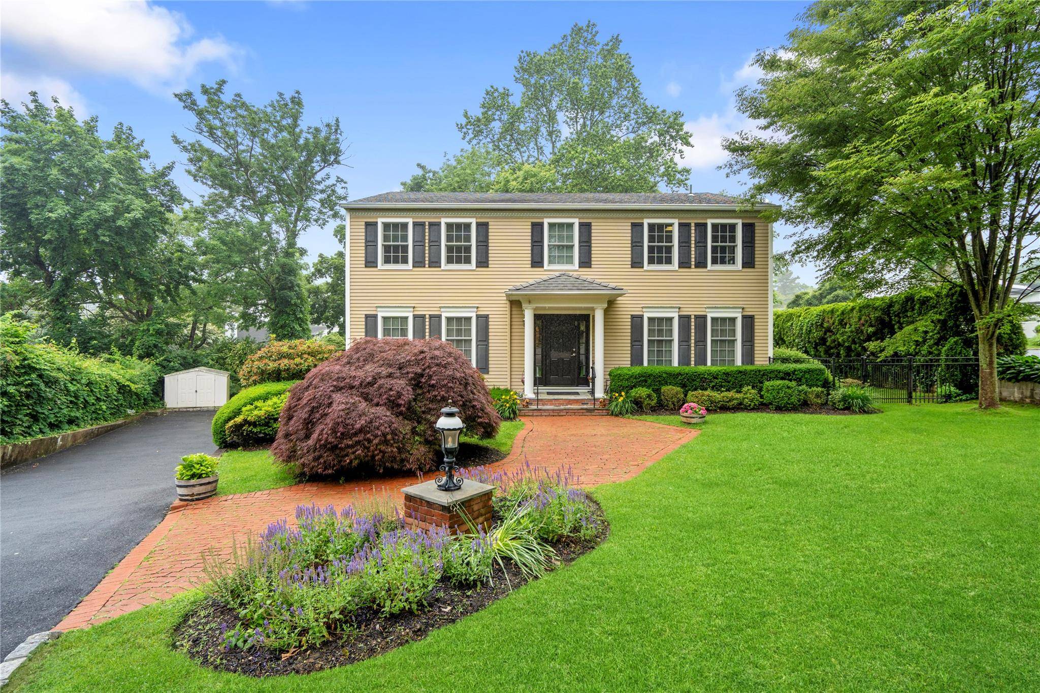 Manhasset, NY 11030,47 Homewood PL
