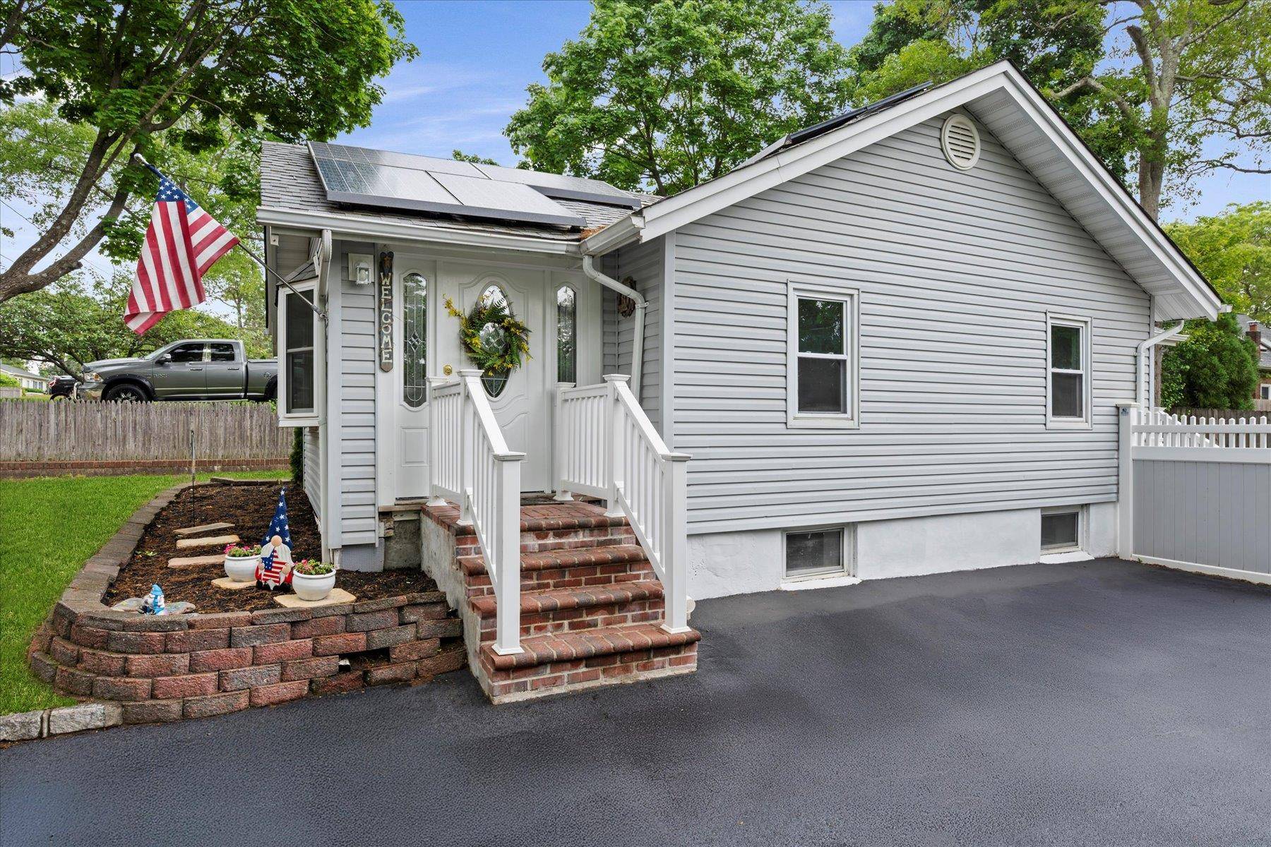 Lake Grove, NY 11755,8 Lafayette AVE