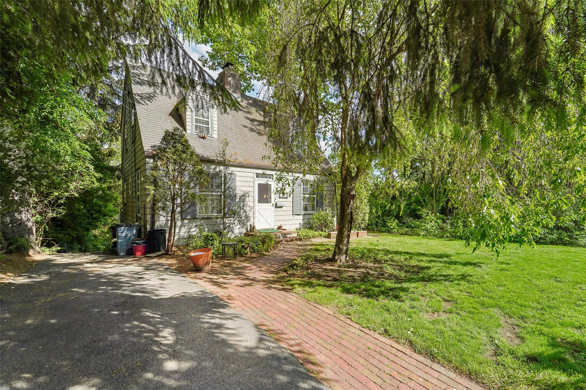 Scarsdale, NY 10583,148 Clarence RD