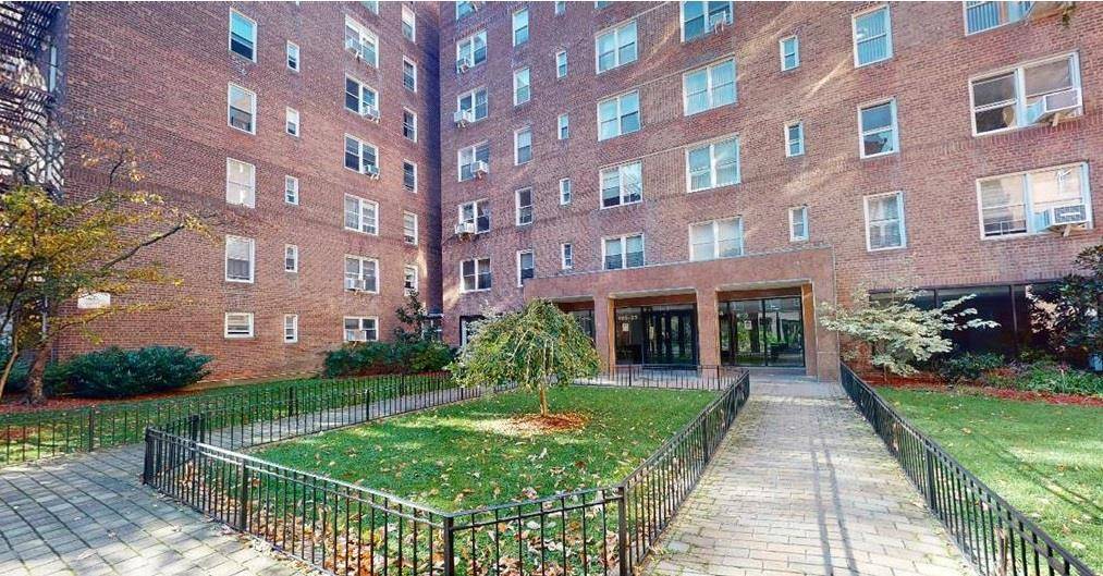 Forest Hills, NY 11375,105-24 64 #4L