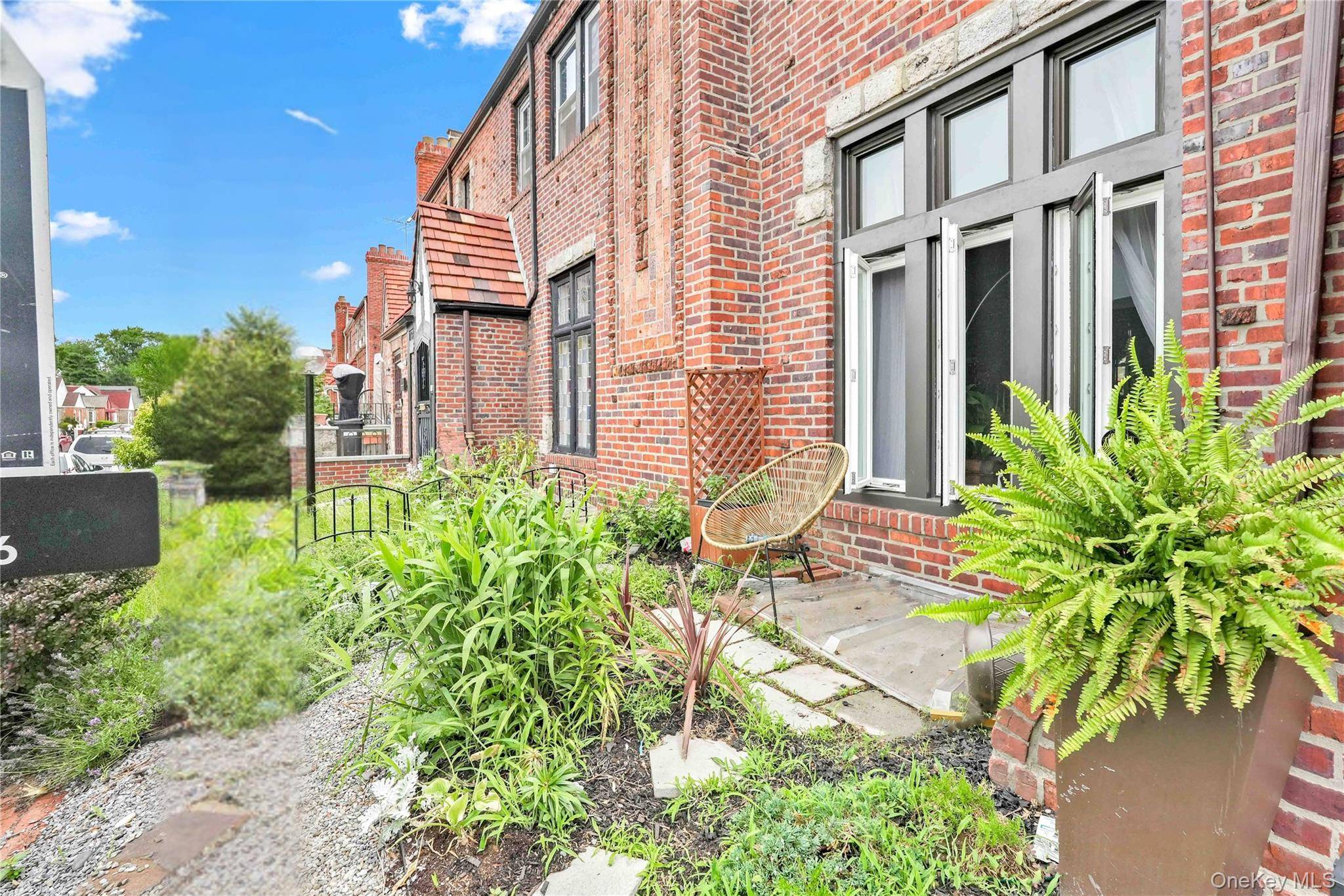 Laurelton, NY 11413,130-43 224 ST