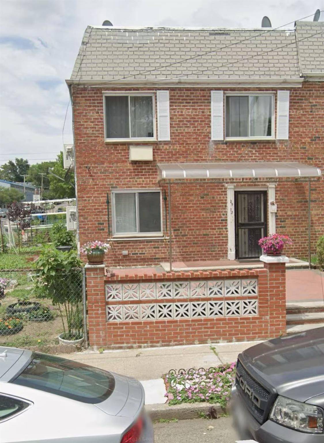 Flushing, NY 11354,25-72 127 St