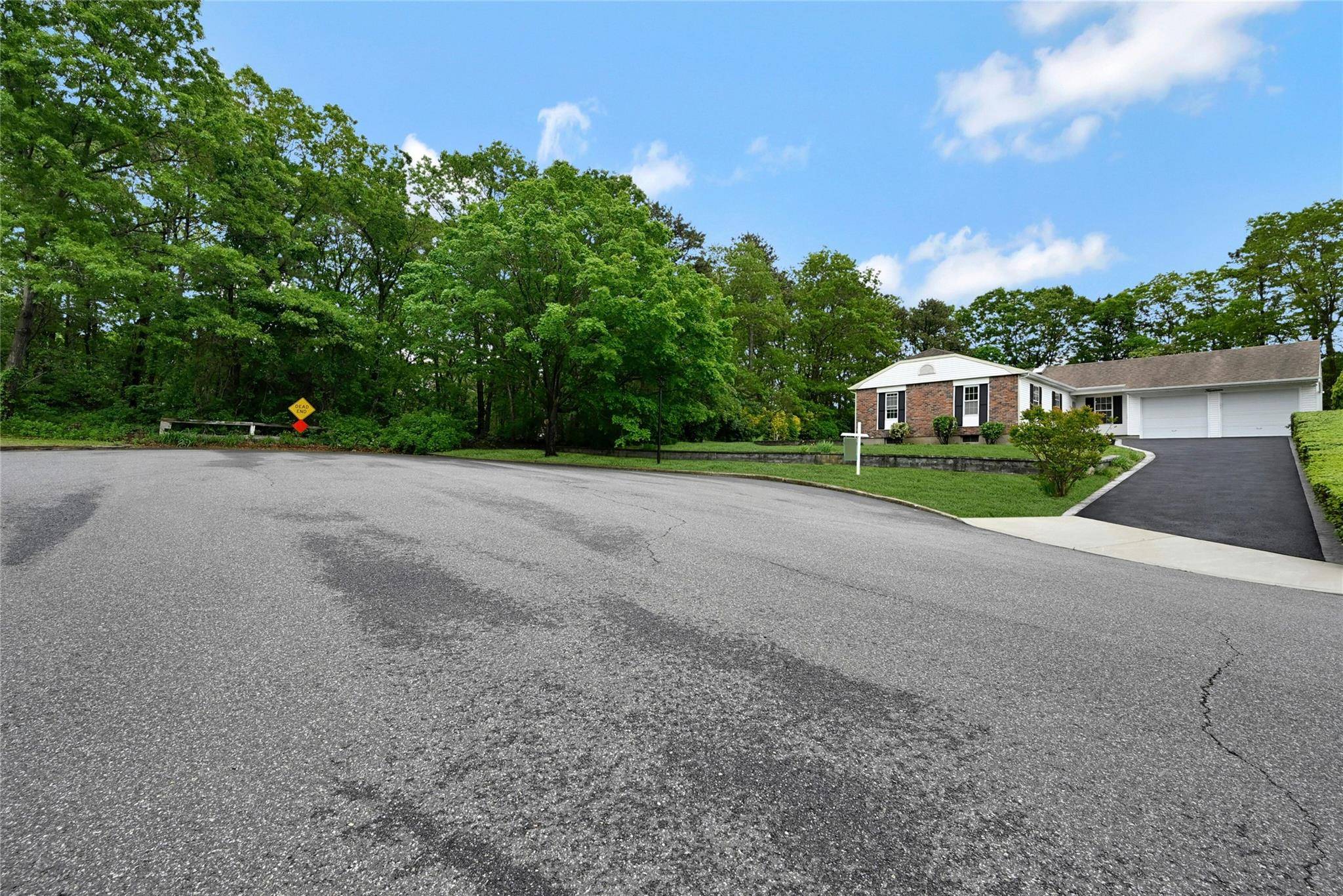 Medford, NY 11763,14 Home DR