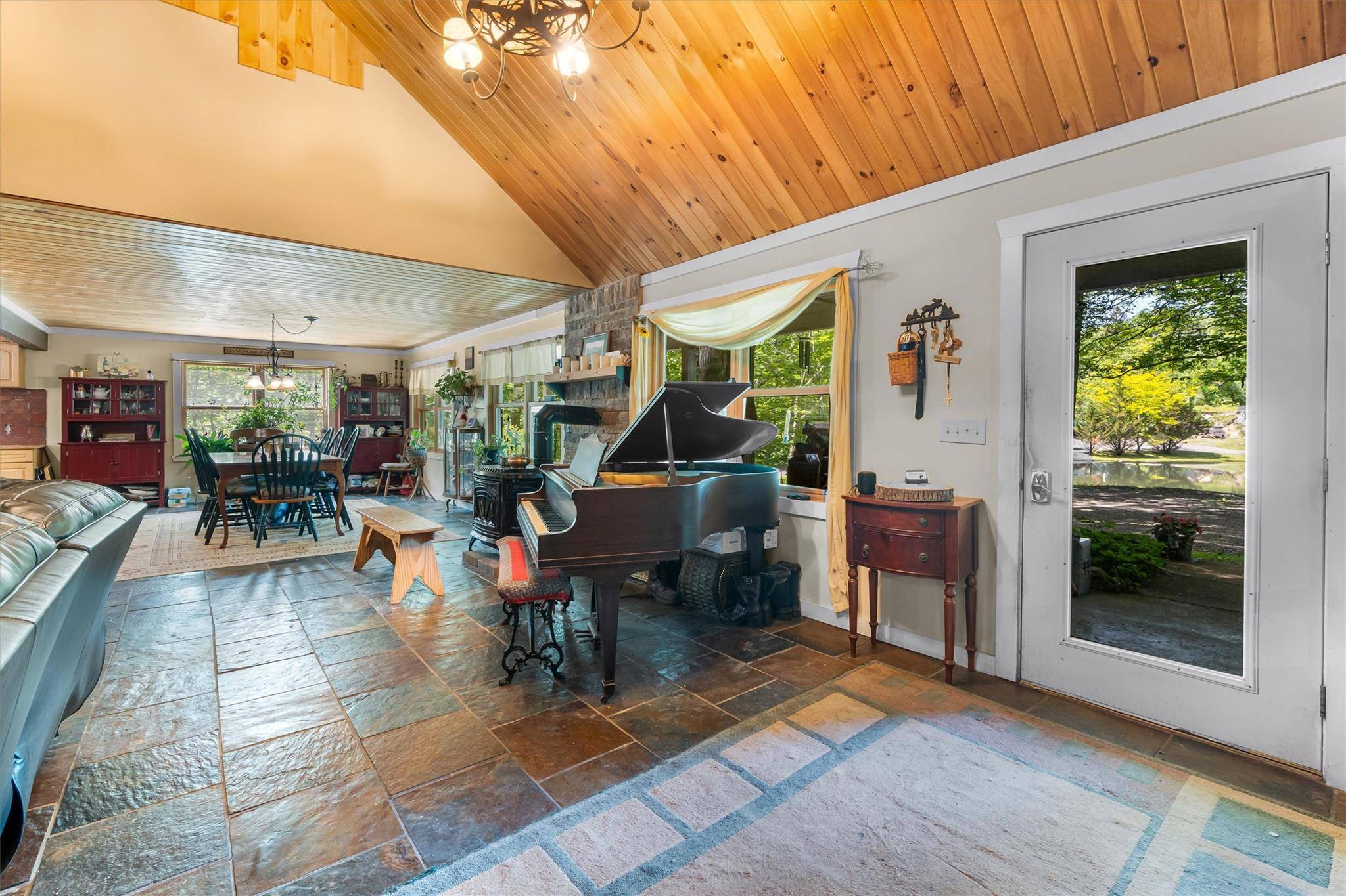 Bloomingburg, NY 12721,436 Roosa Gap RD