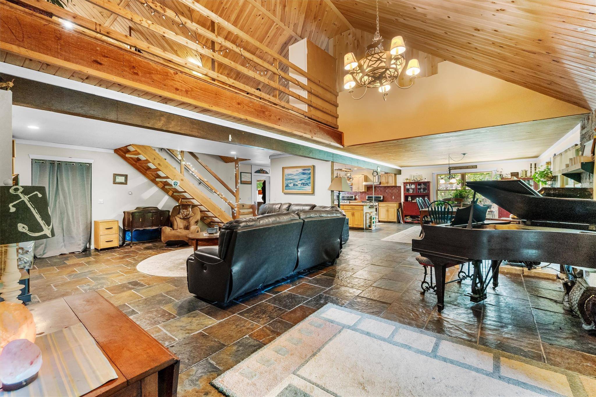 Bloomingburg, NY 12721,436 Roosa Gap RD