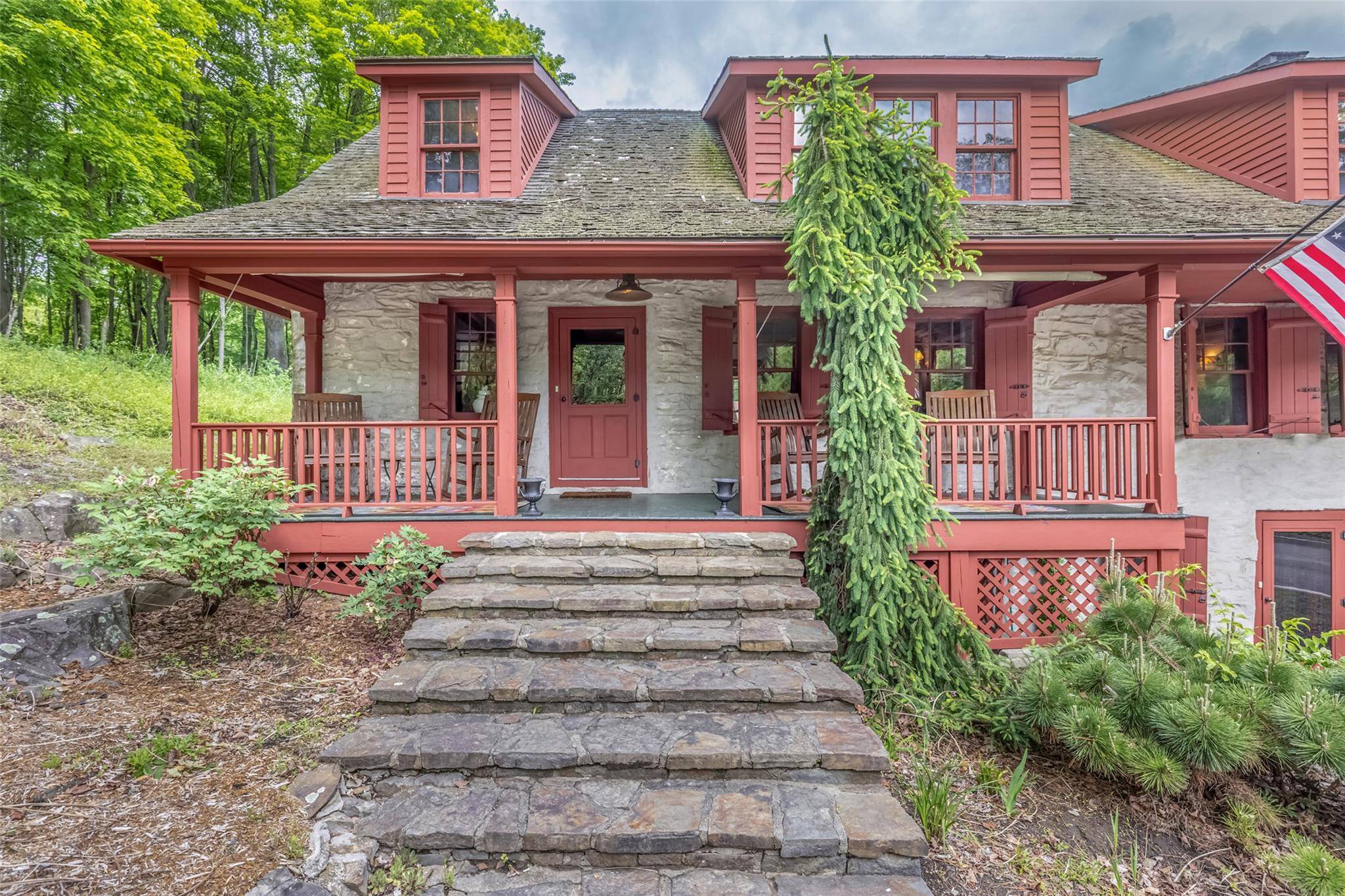 Ulster Park, NY 12487,1282 Old Post RD