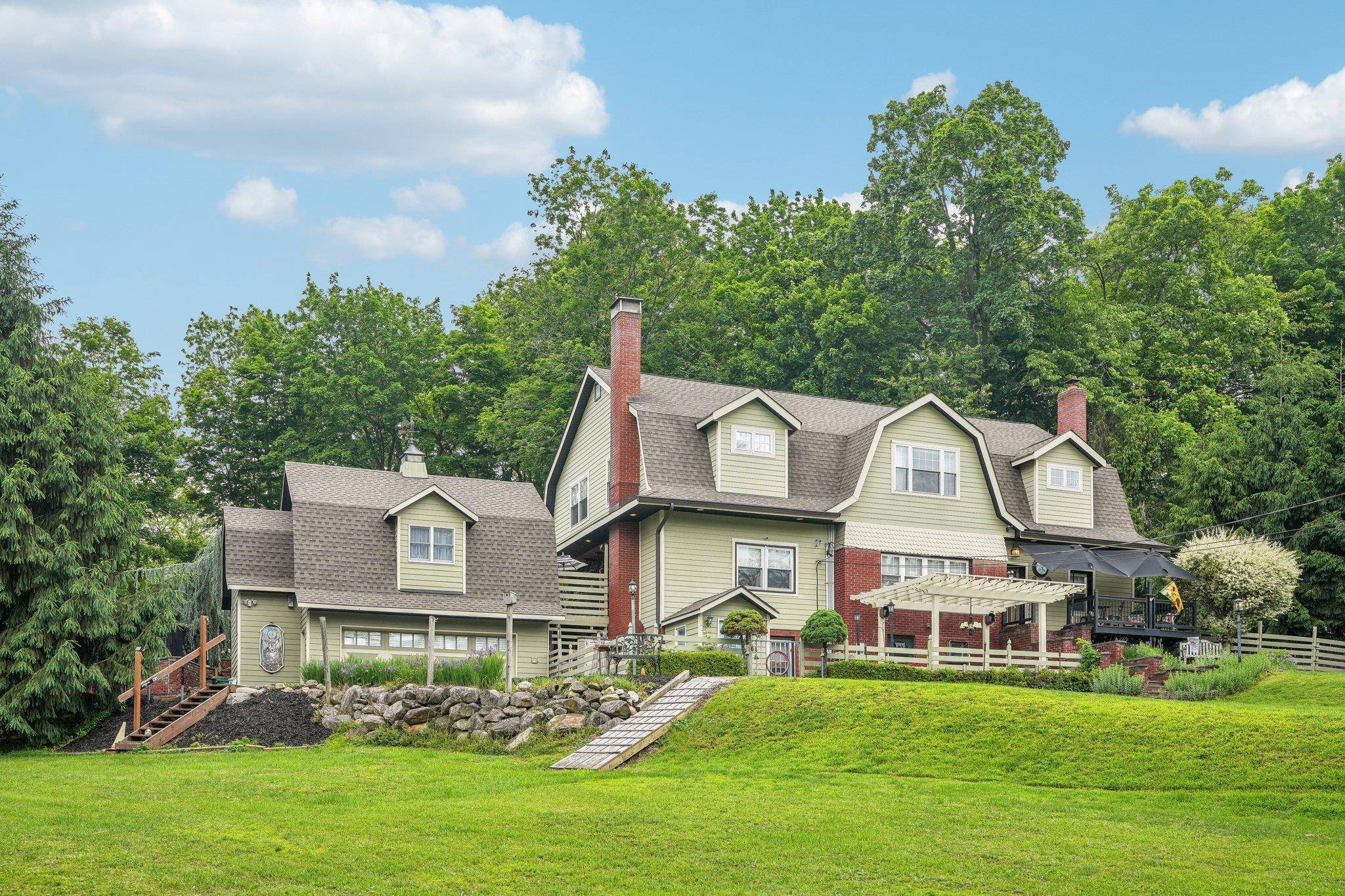 Tomkins Cove, NY 10986,55 Buckberg Mountain RD