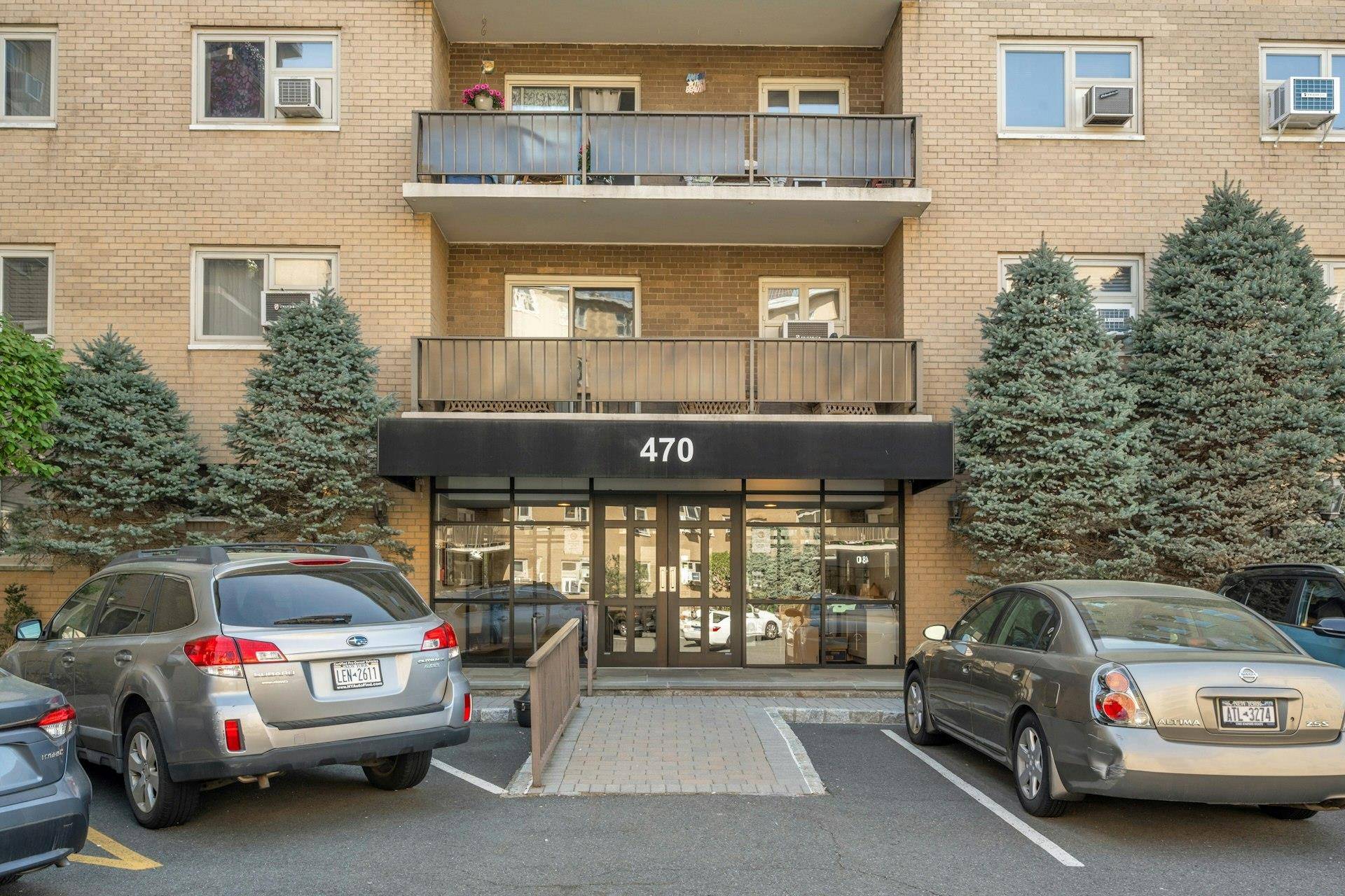 Harrison, NY 10528,470 Halstead AVE #1P