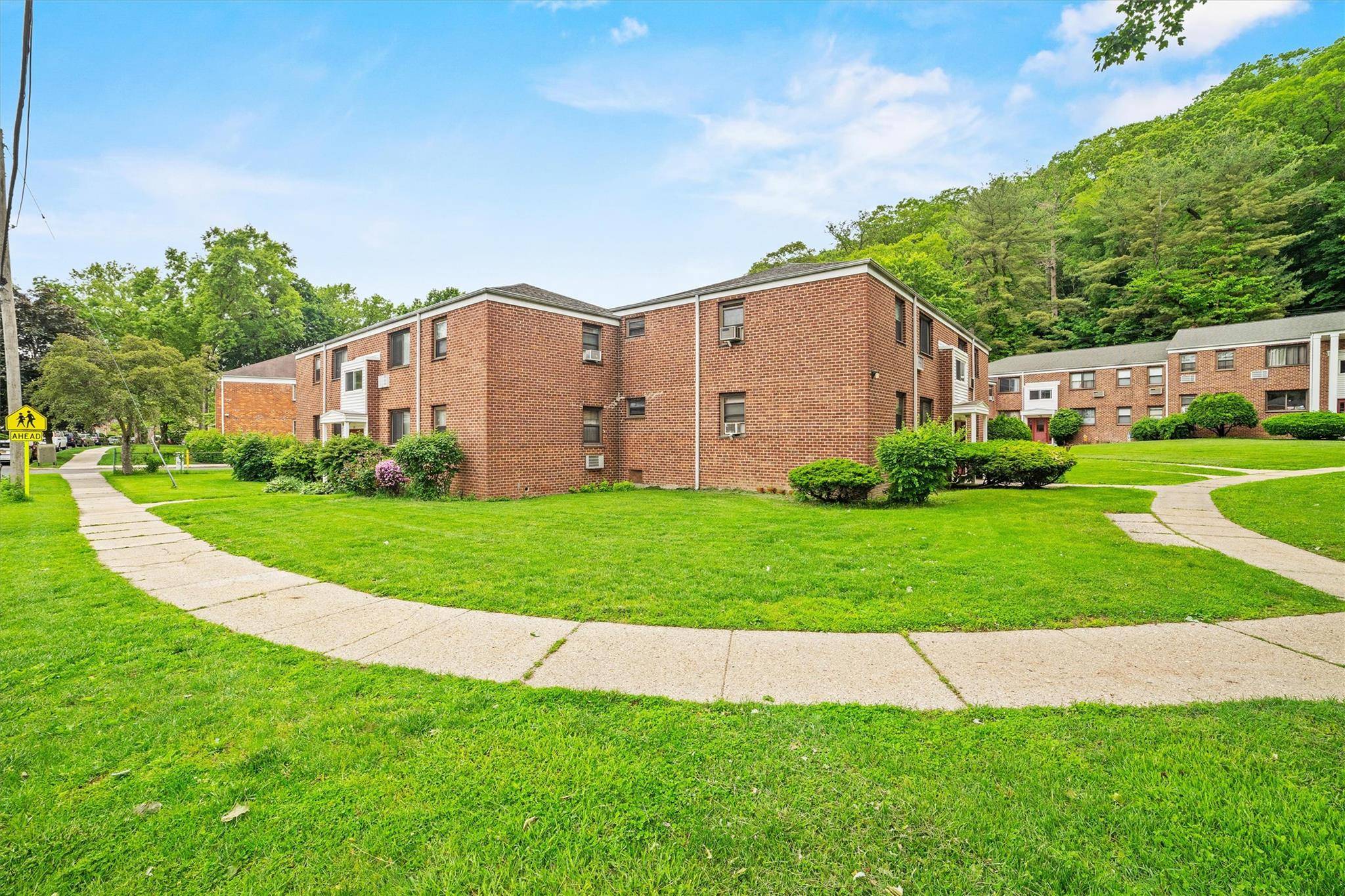 White Plains, NY 10603,35 Lawrence DR #A