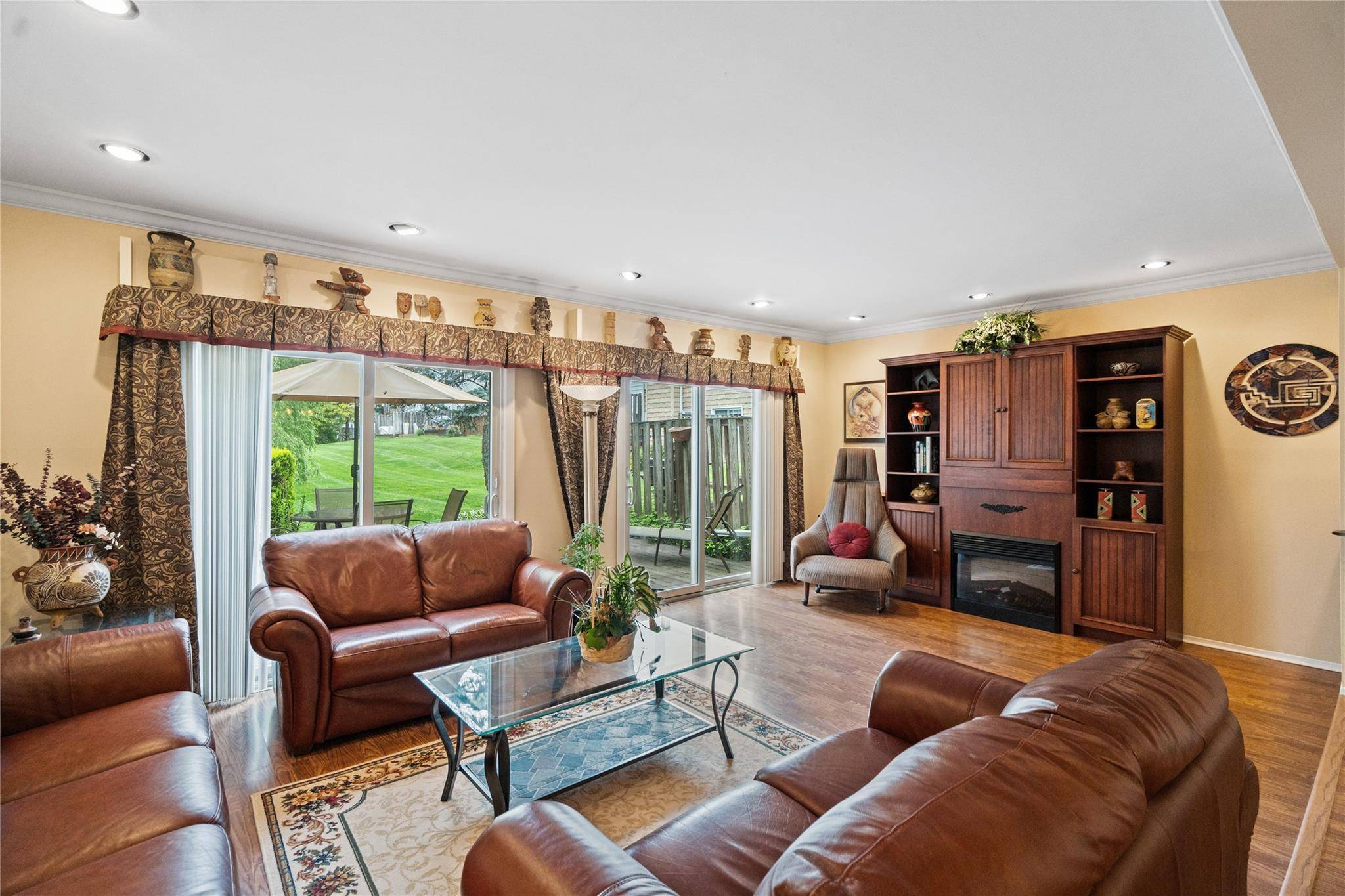 Syosset, NY 11791,38 The Mews
