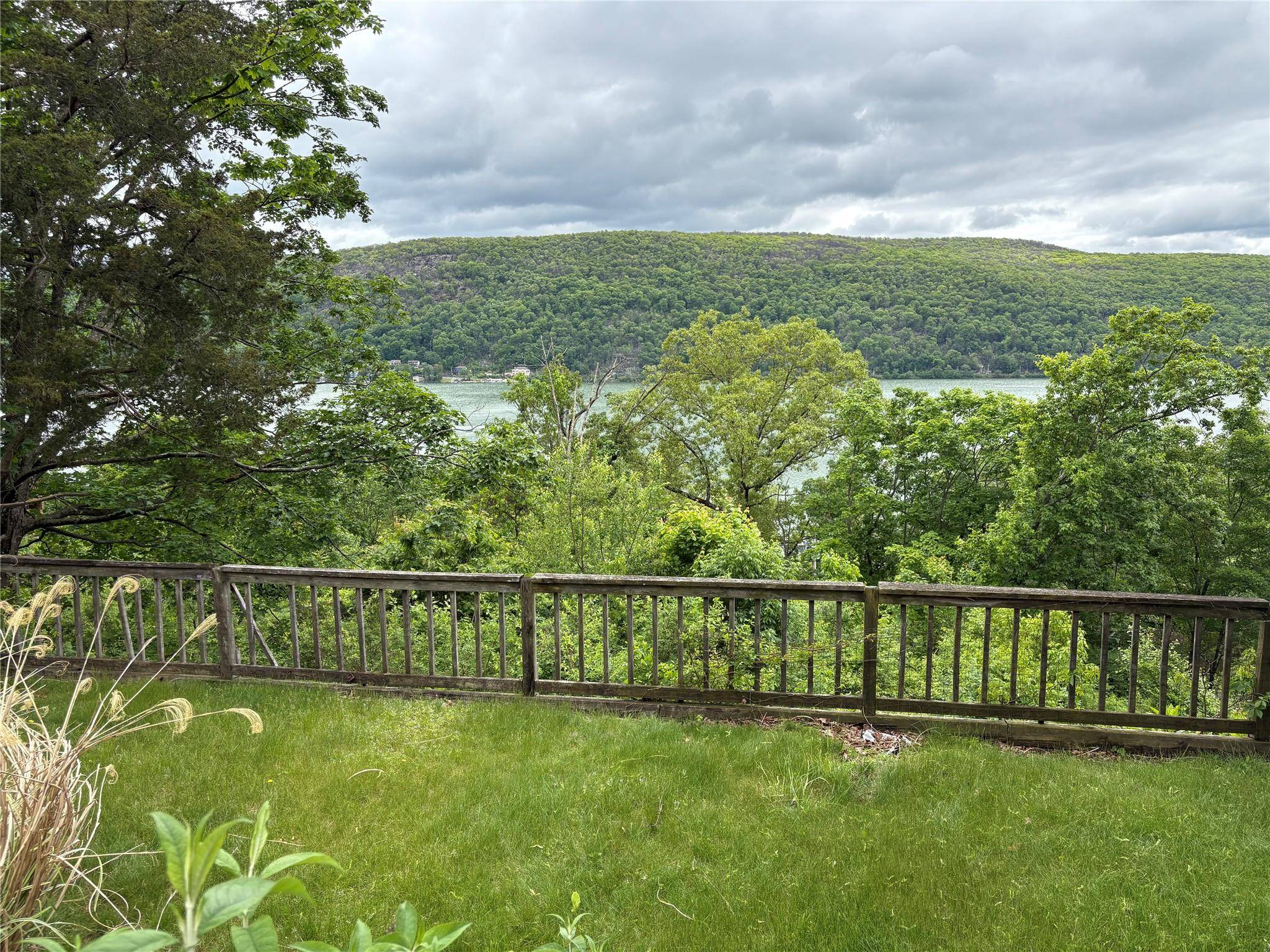 Greenwood Lake, NY 10925,113 Brook TRL