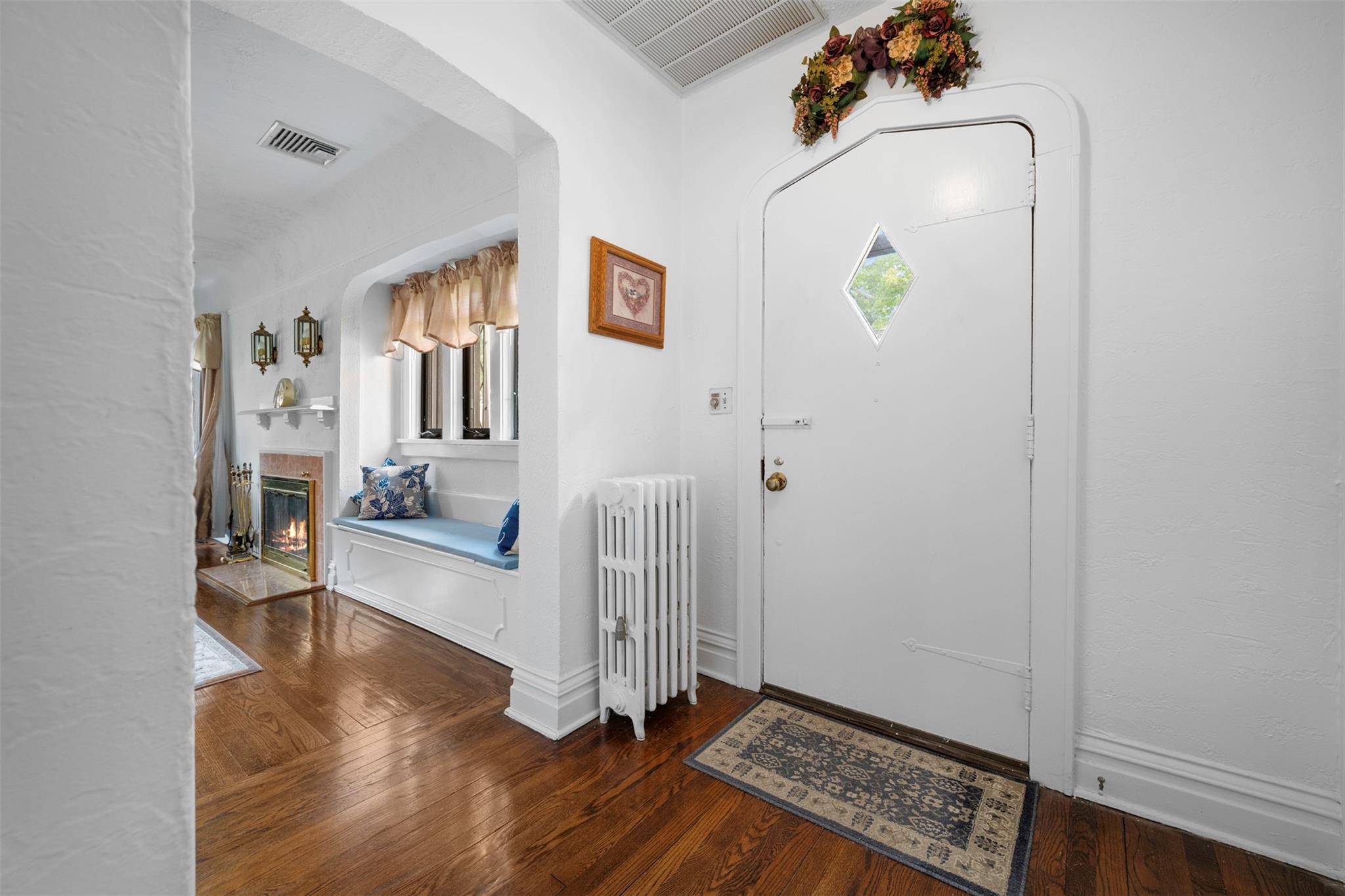 Massapequa Park, NY 11762,240 Tyrconnell AVE