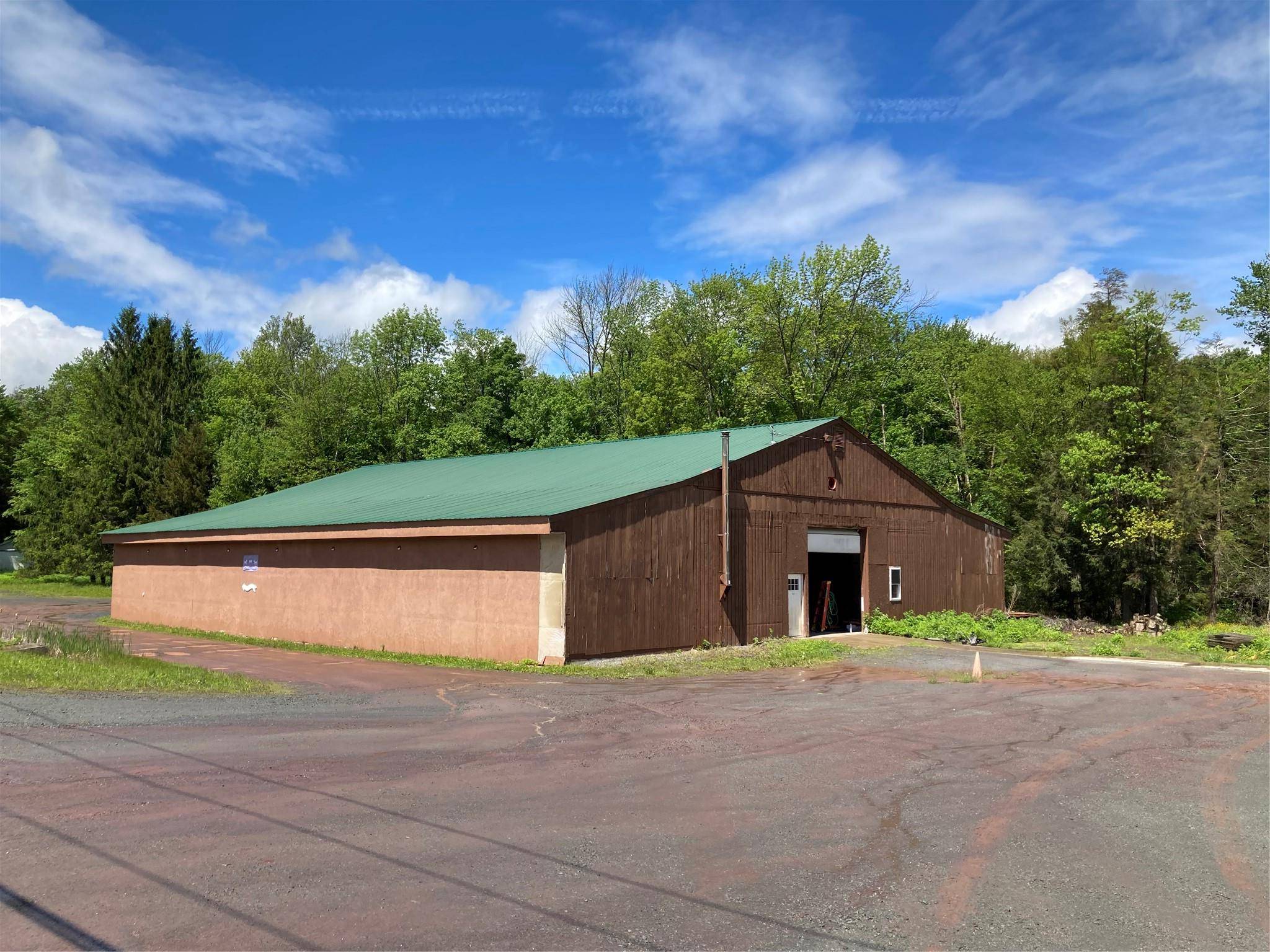 Jeffersonville, NY 12748,290 Jeffersonville North Branch RD