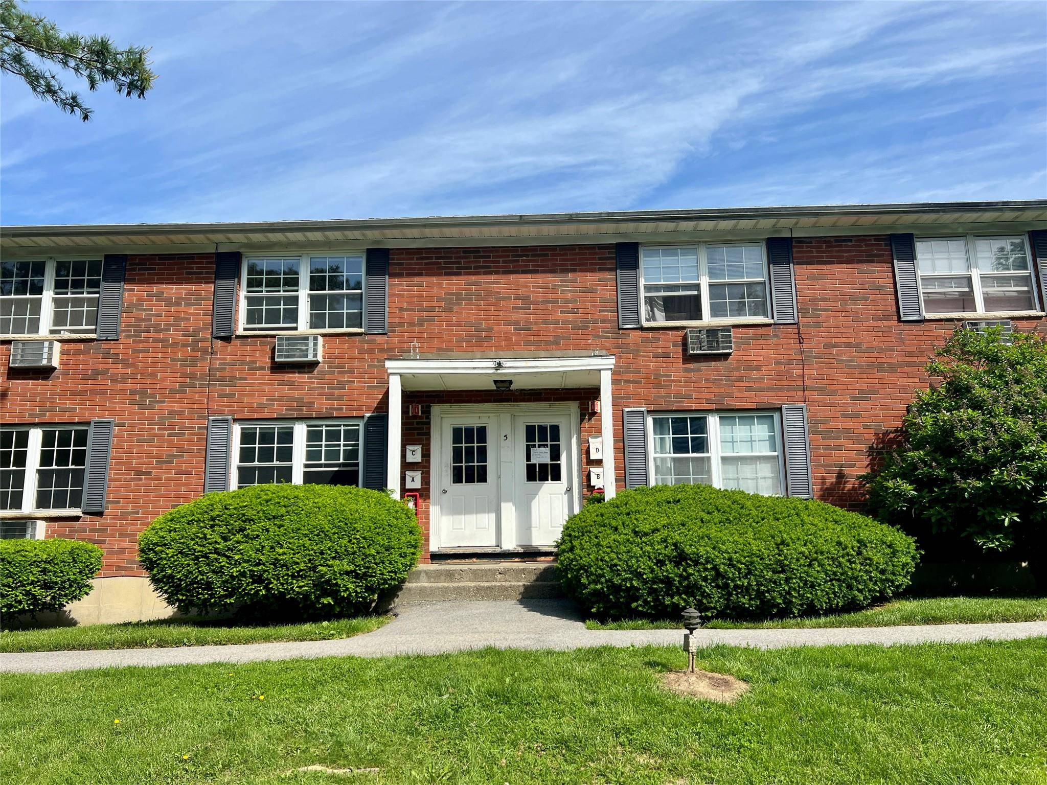 Wappingers Falls, NY 12590,5 Wildwood DR #5C