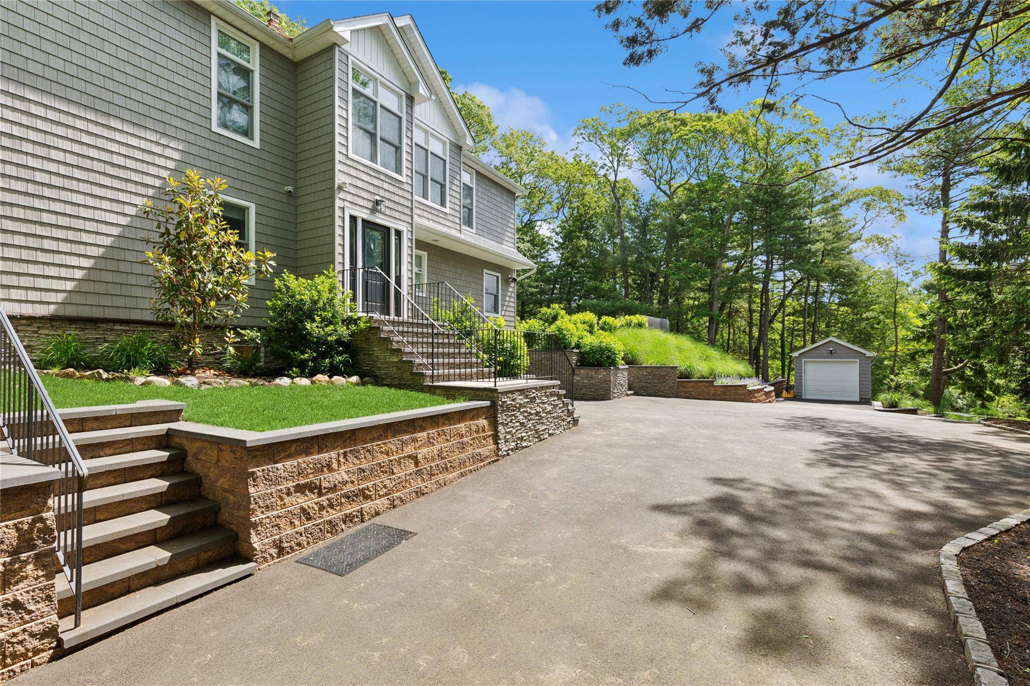 Smithtown, NY 11787,79 Oakside RD