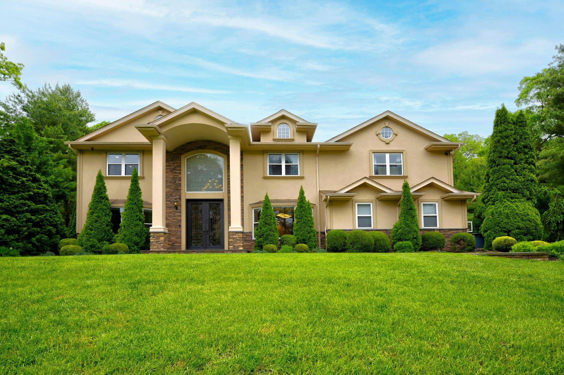 Melville, NY 11747,2 Maize CT