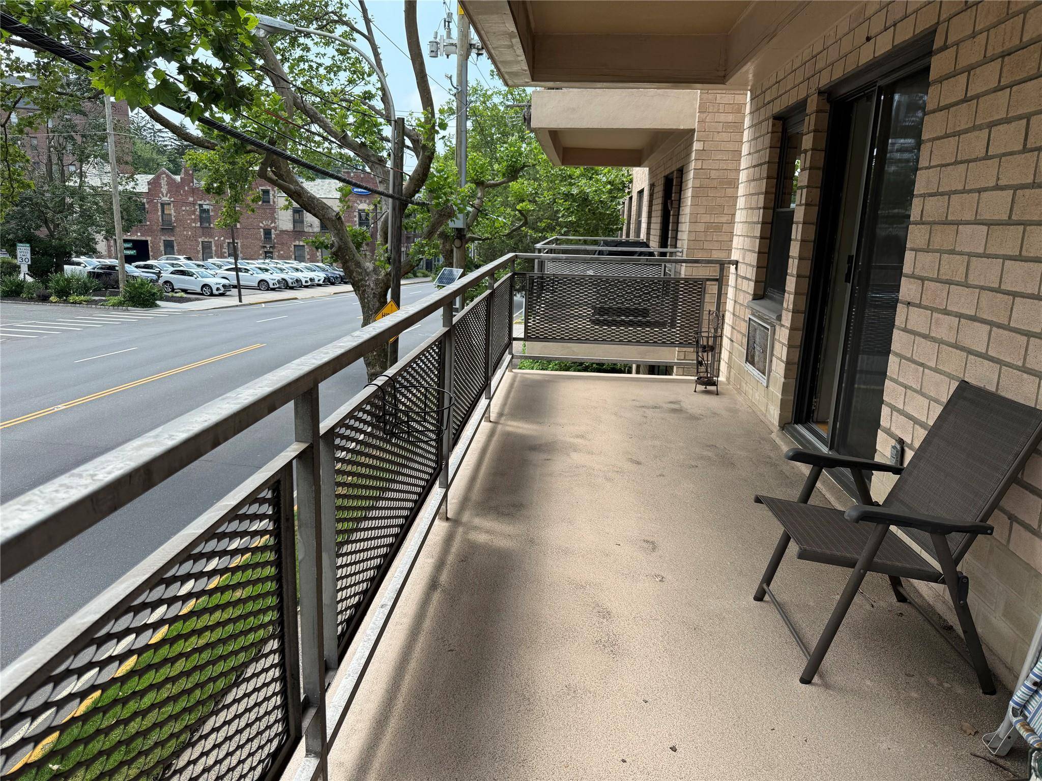 Great Neck, NY 11021,1 overlook AVE #1L