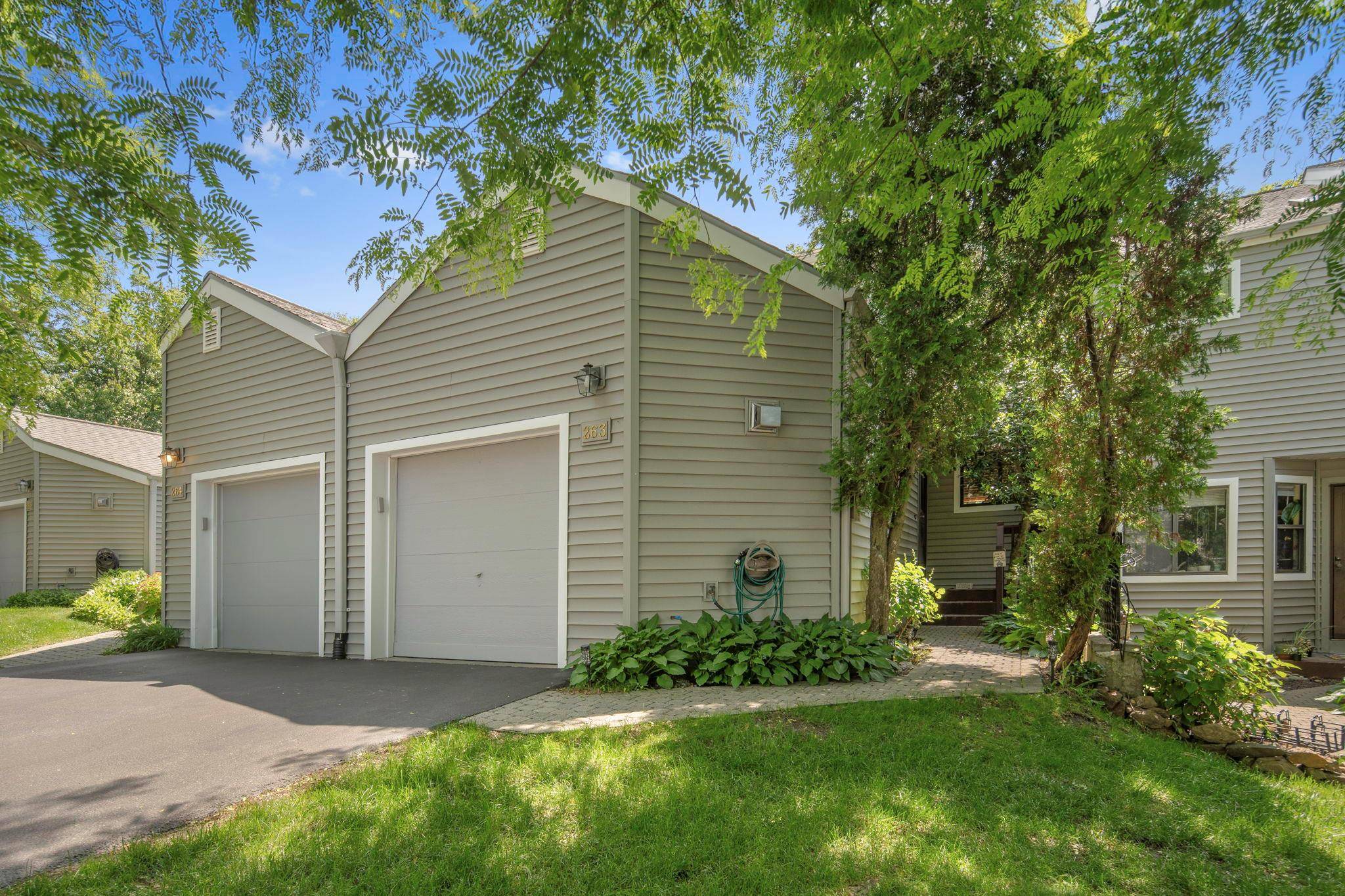 Ossining, NY 10562,263 Horseshoe CIR