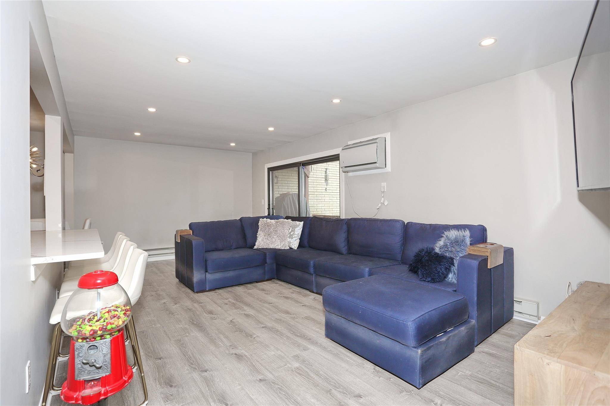 Pomona, NY 10970,221 Richard CT