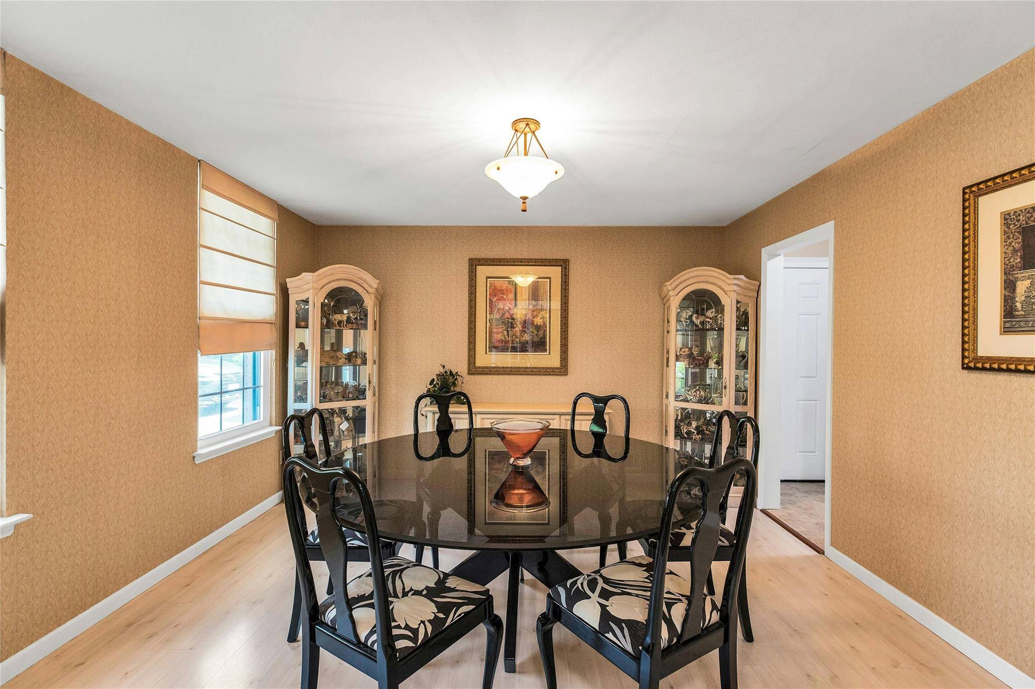 Bay Shore, NY 11706,82 Harbour LN