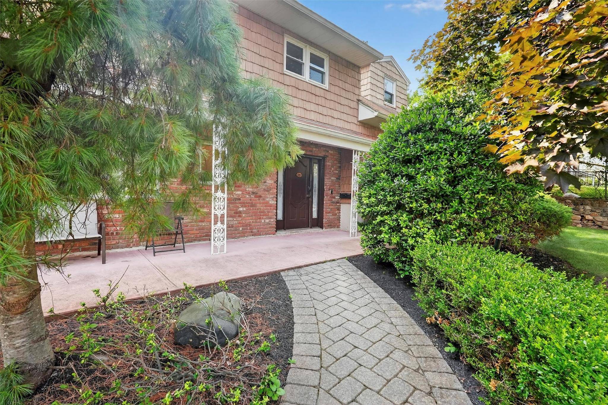 Spring Valley, NY 10977,15 Dr Frank RD