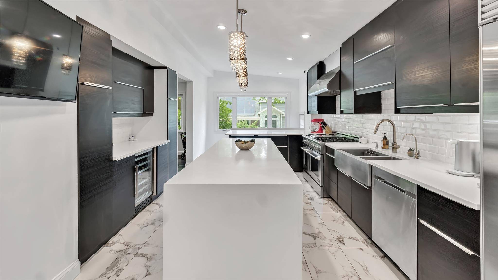 Great Neck, NY 11023,117 Croyden AVE