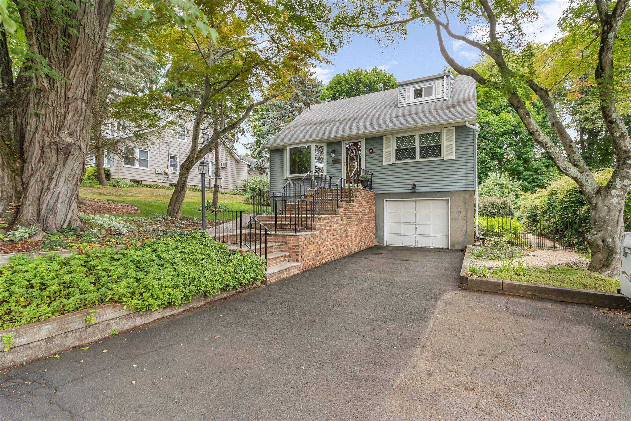 Tappan, NY 10983,8 Cedar ST