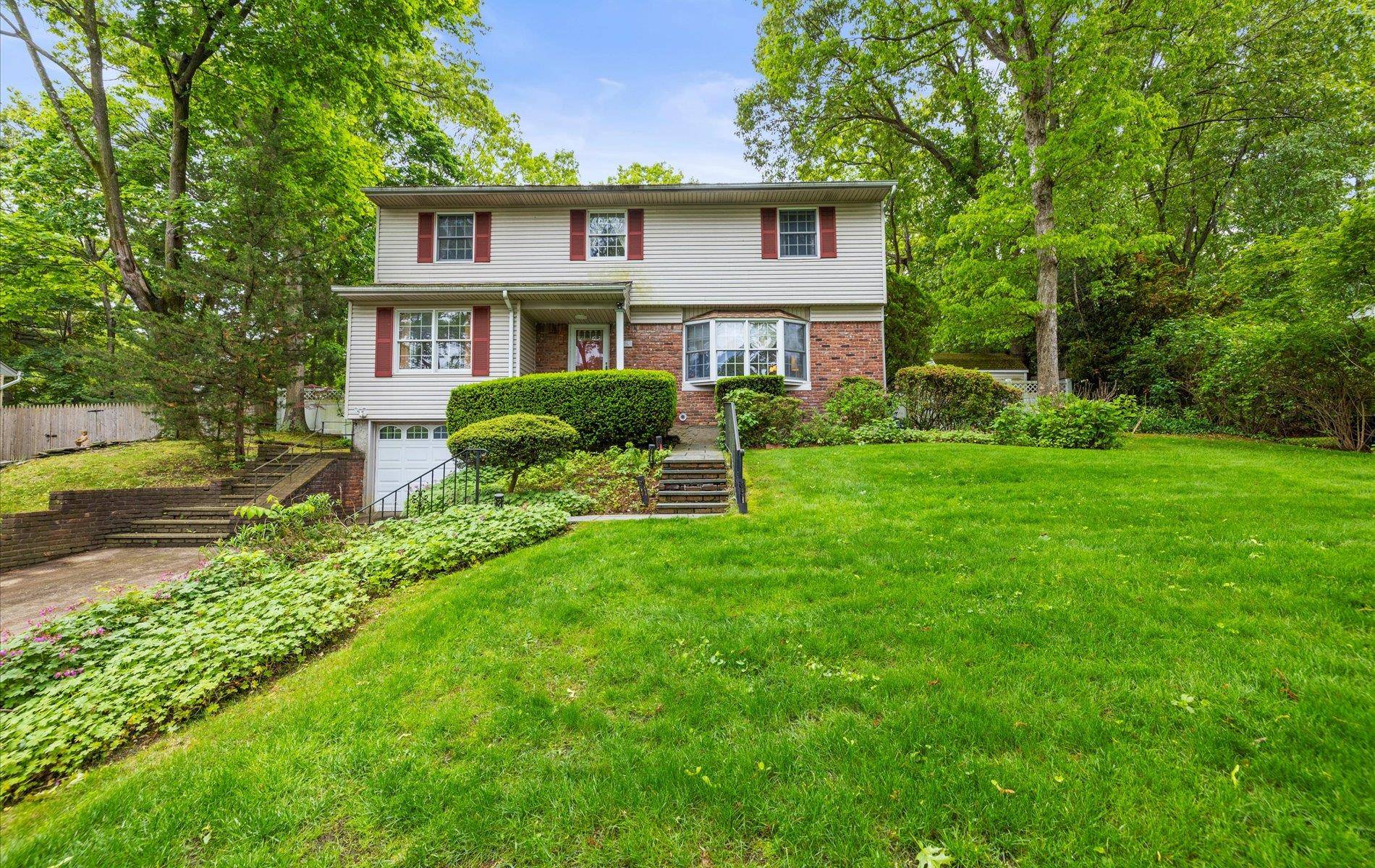 Hauppauge, NY 11788,9 Gull DR