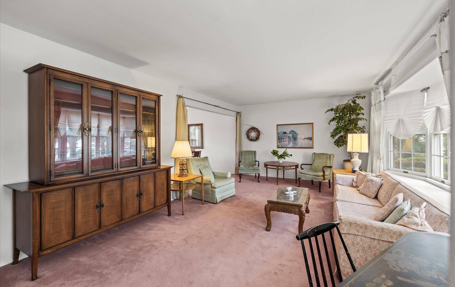 Hauppauge, NY 11788,9 Gull DR