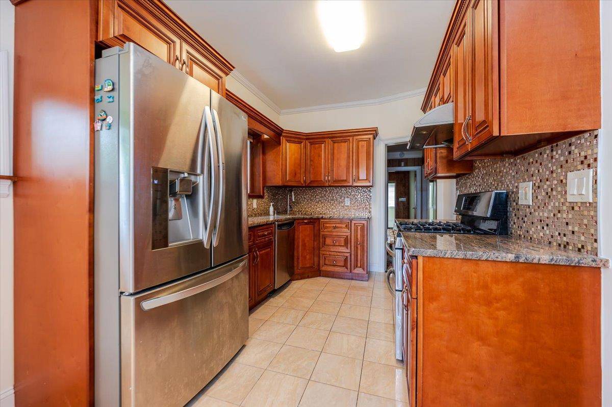 Maspeth, NY 11378,Address not disclosed
