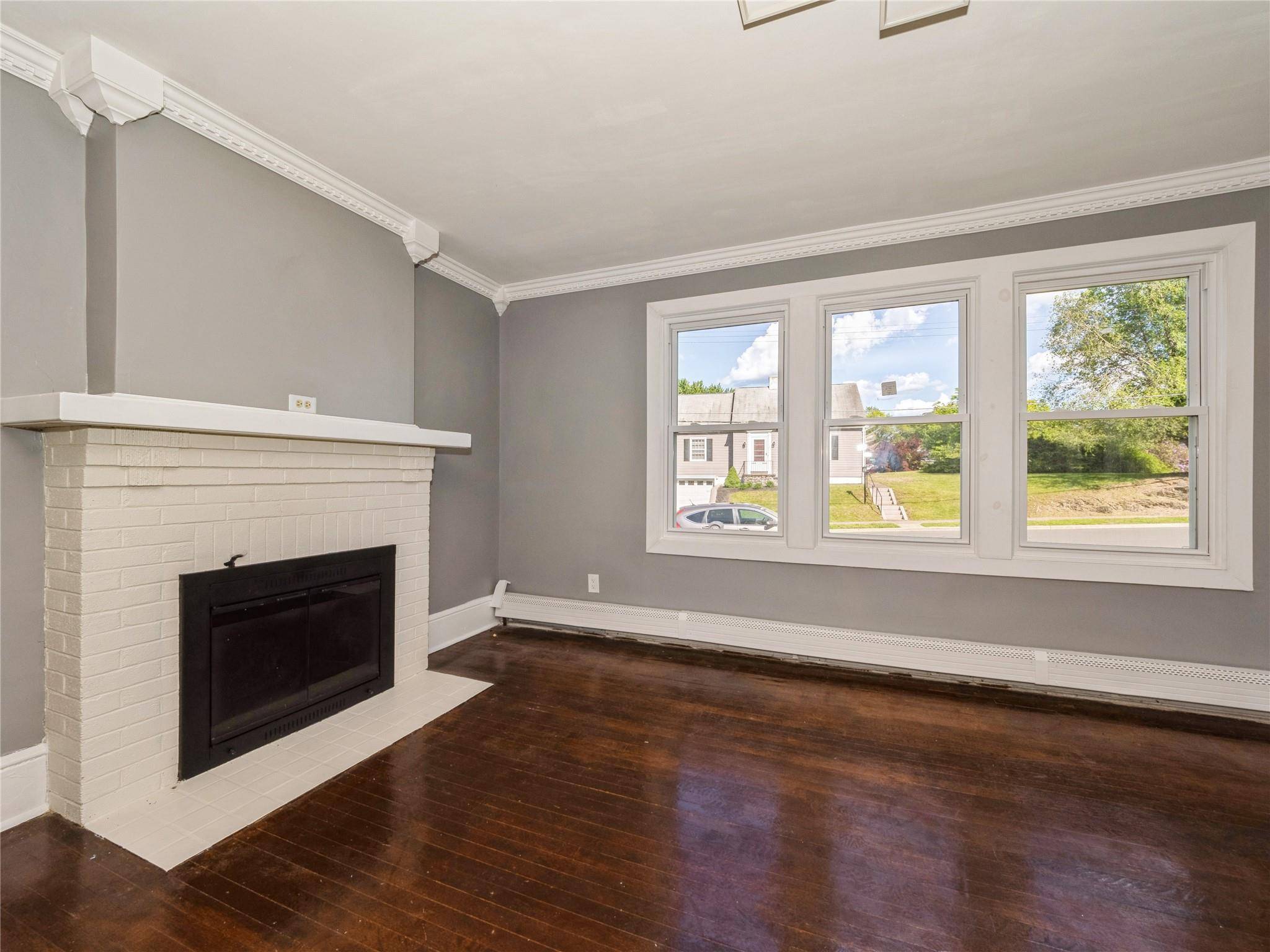 Poughkeepsie, NY 12603,34 Woodland AVE
