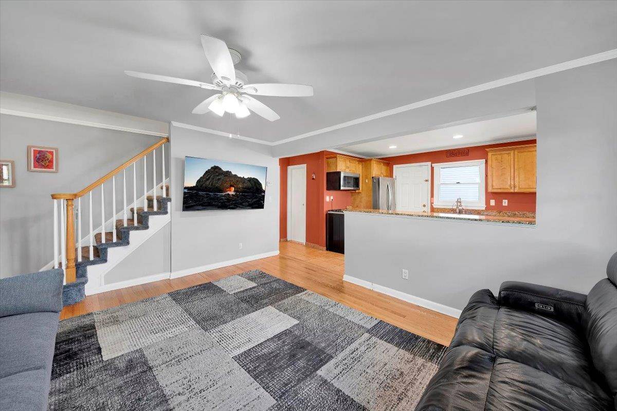 Valhalla, NY 10595,22 Livingston AVE