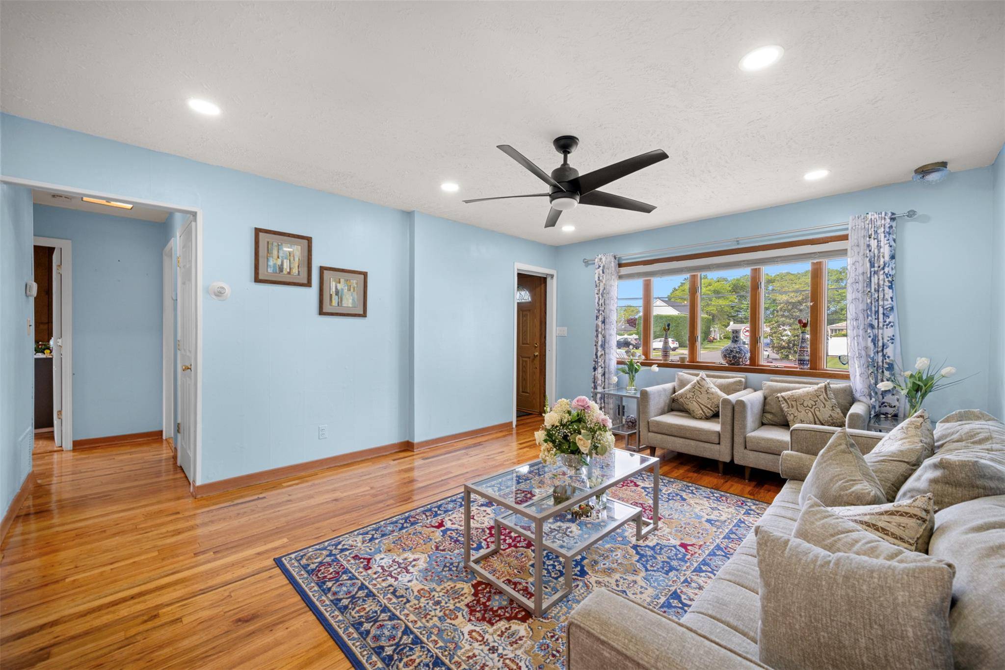 Massapequa Park, NY 11762,21 Westgate RD