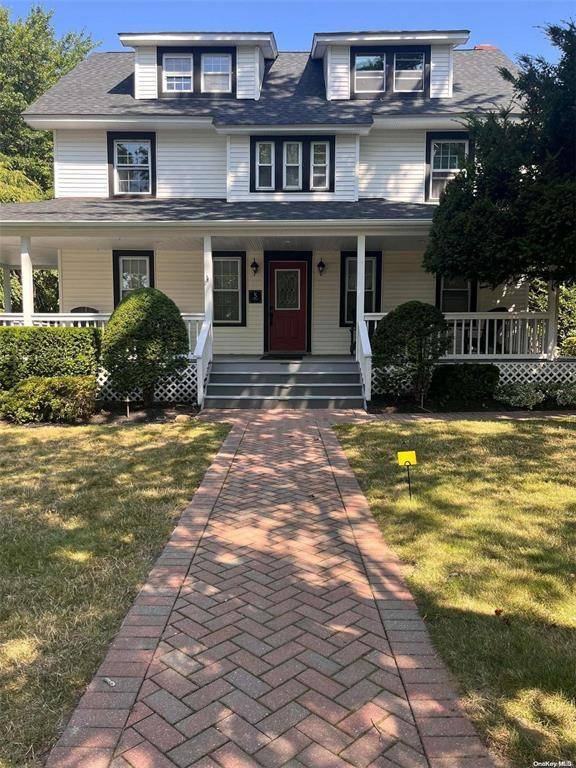 Huntington Station, NY 11746,5 Maplewood RD