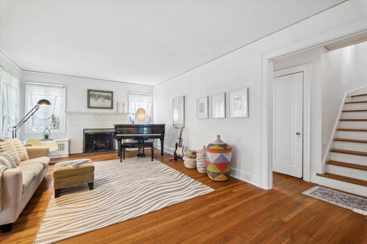 White Plains, NY 10606,97 Sterling AVE