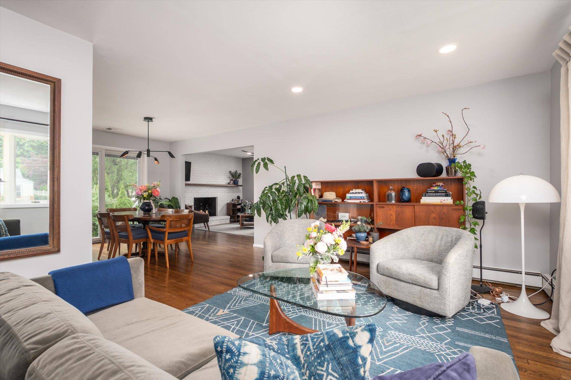 Huntington, NY 11743,10 Montana ST