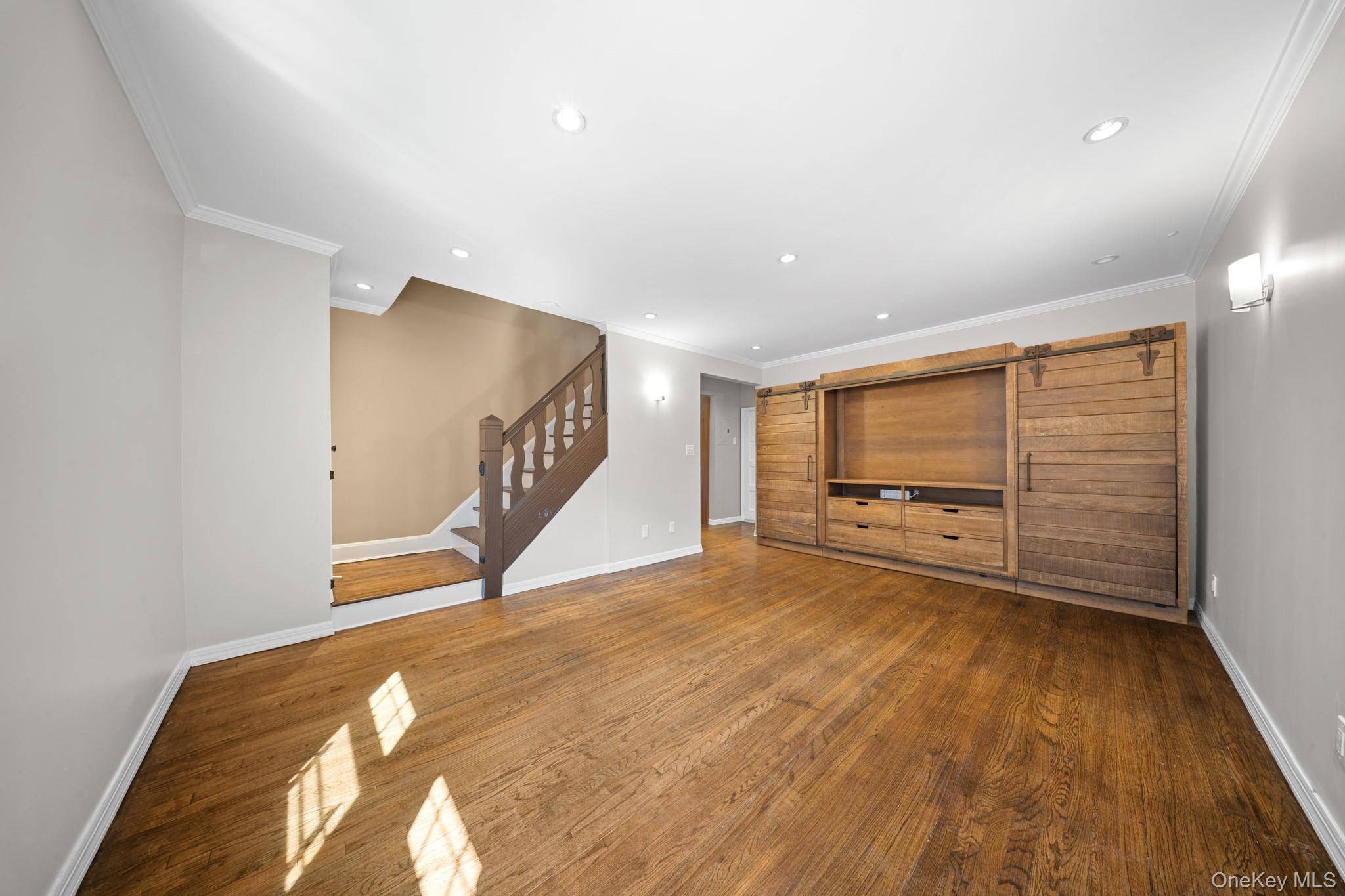 Bayside, NY 11361,40-40 203rd ST #12B