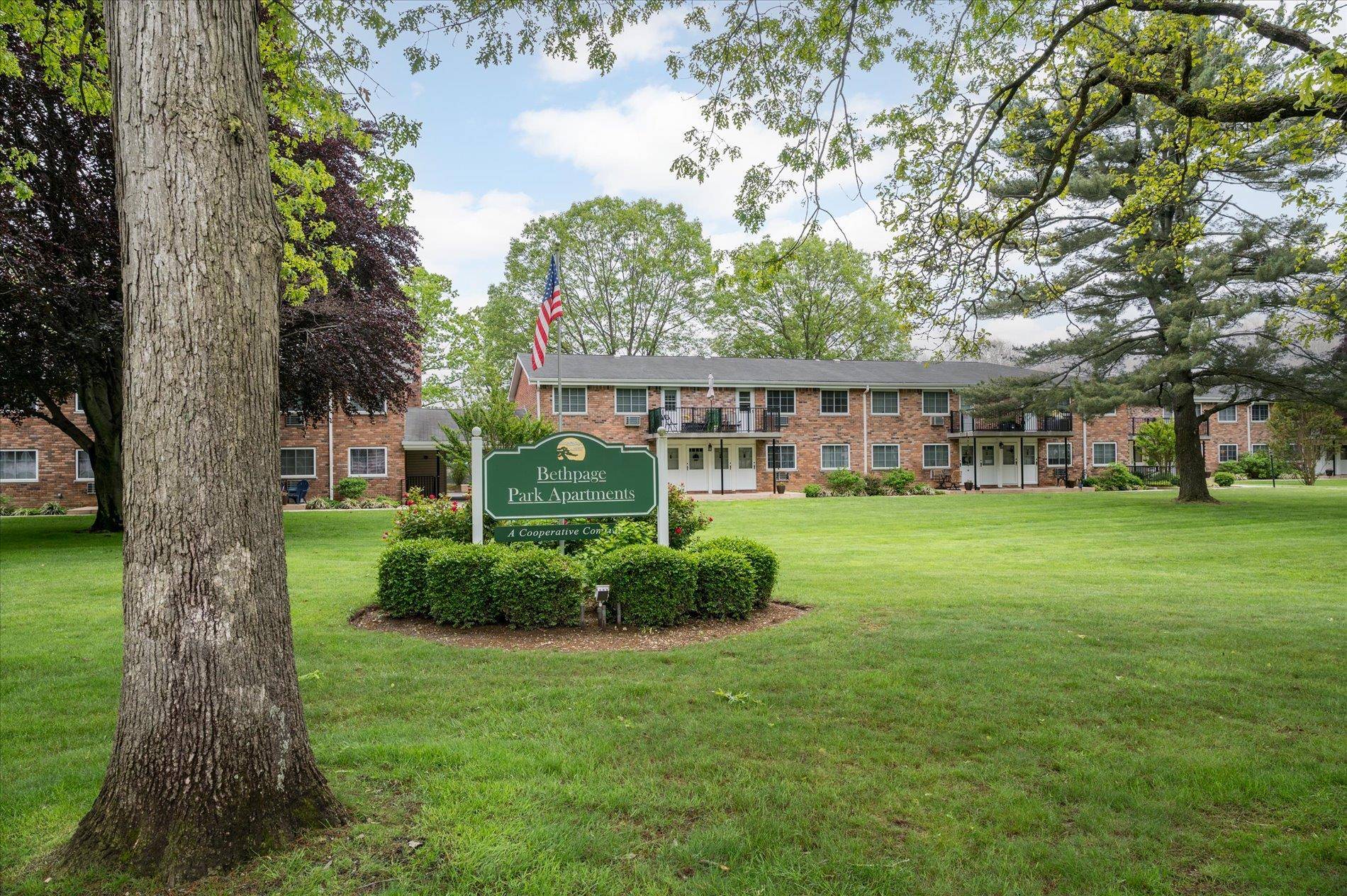 Babylon, NY 11735,172 Jervis AVE #172
