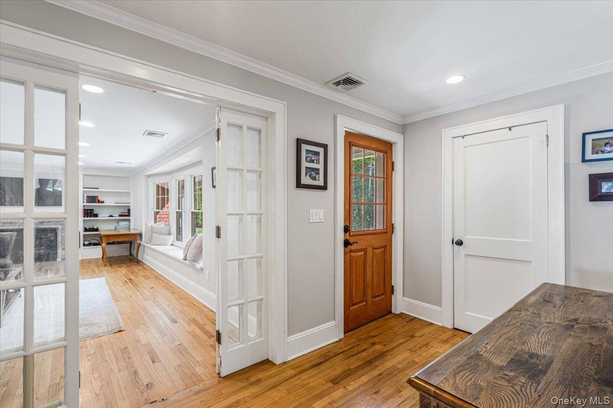 Sands Point, NY 11050,130 Sands Point RD