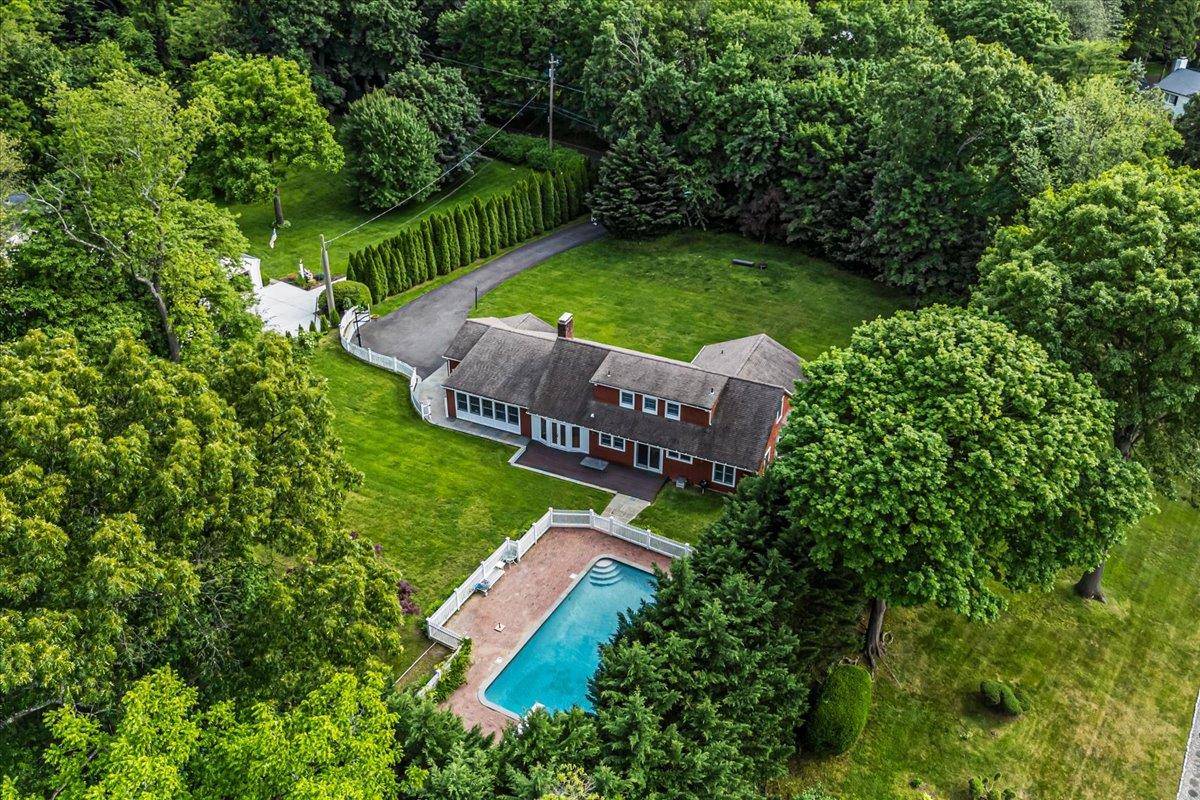 Sands Point, NY 11050,130 Sands Point RD