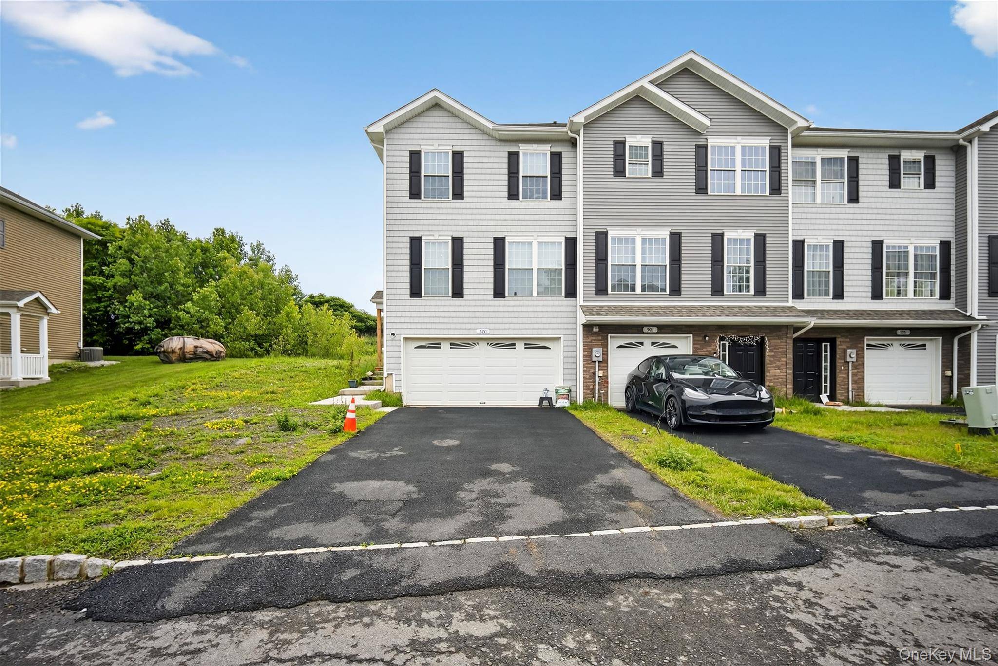 New Windsor, NY 12553,501 Iron Forge LN