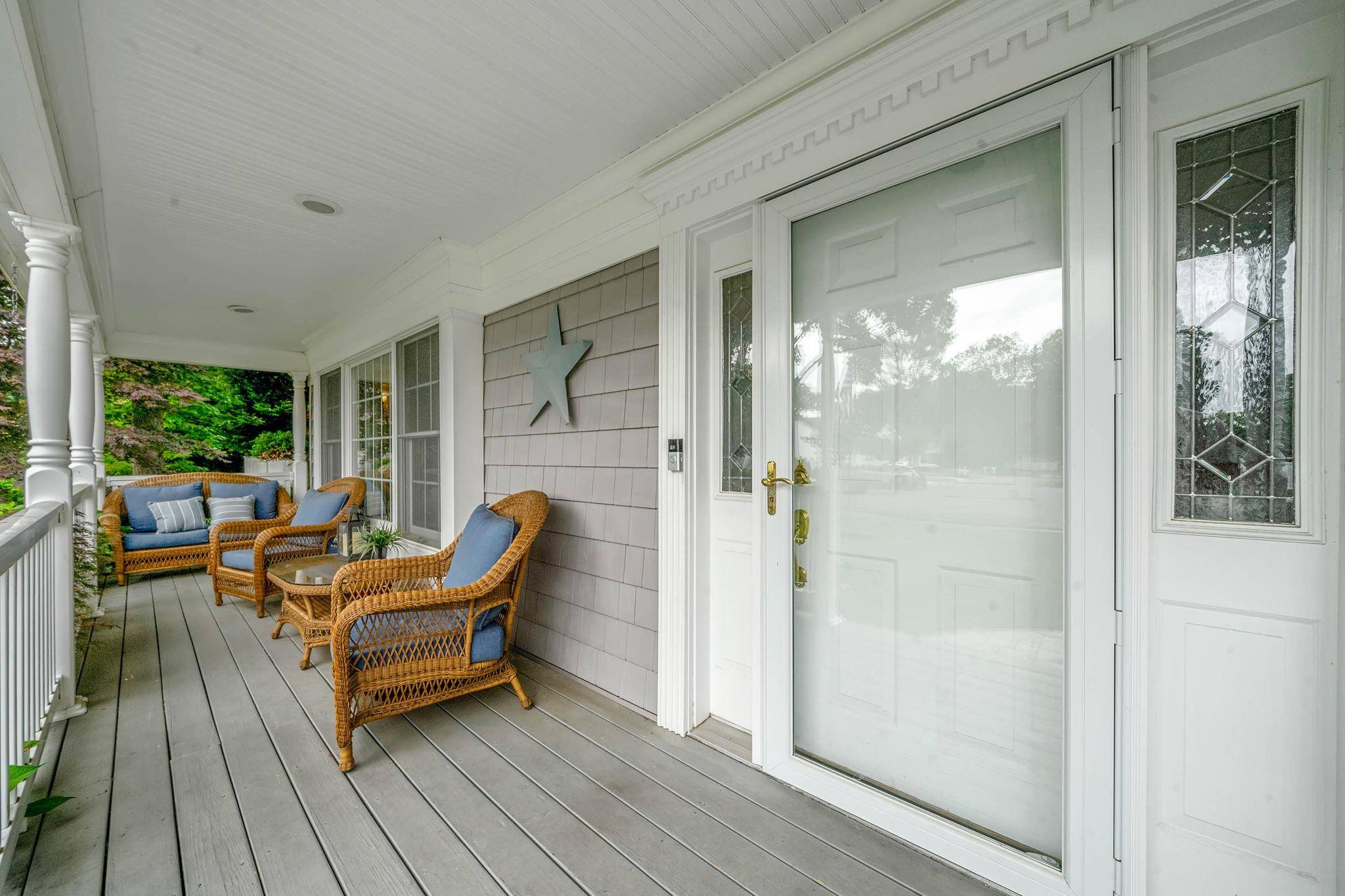 Smithtown, NY 11787,9 Graystone LN