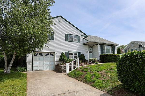 Massapequa, NY 11758,32 Pembroke DR