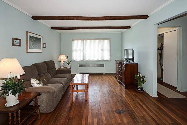 Massapequa, NY 11758,32 Pembroke DR