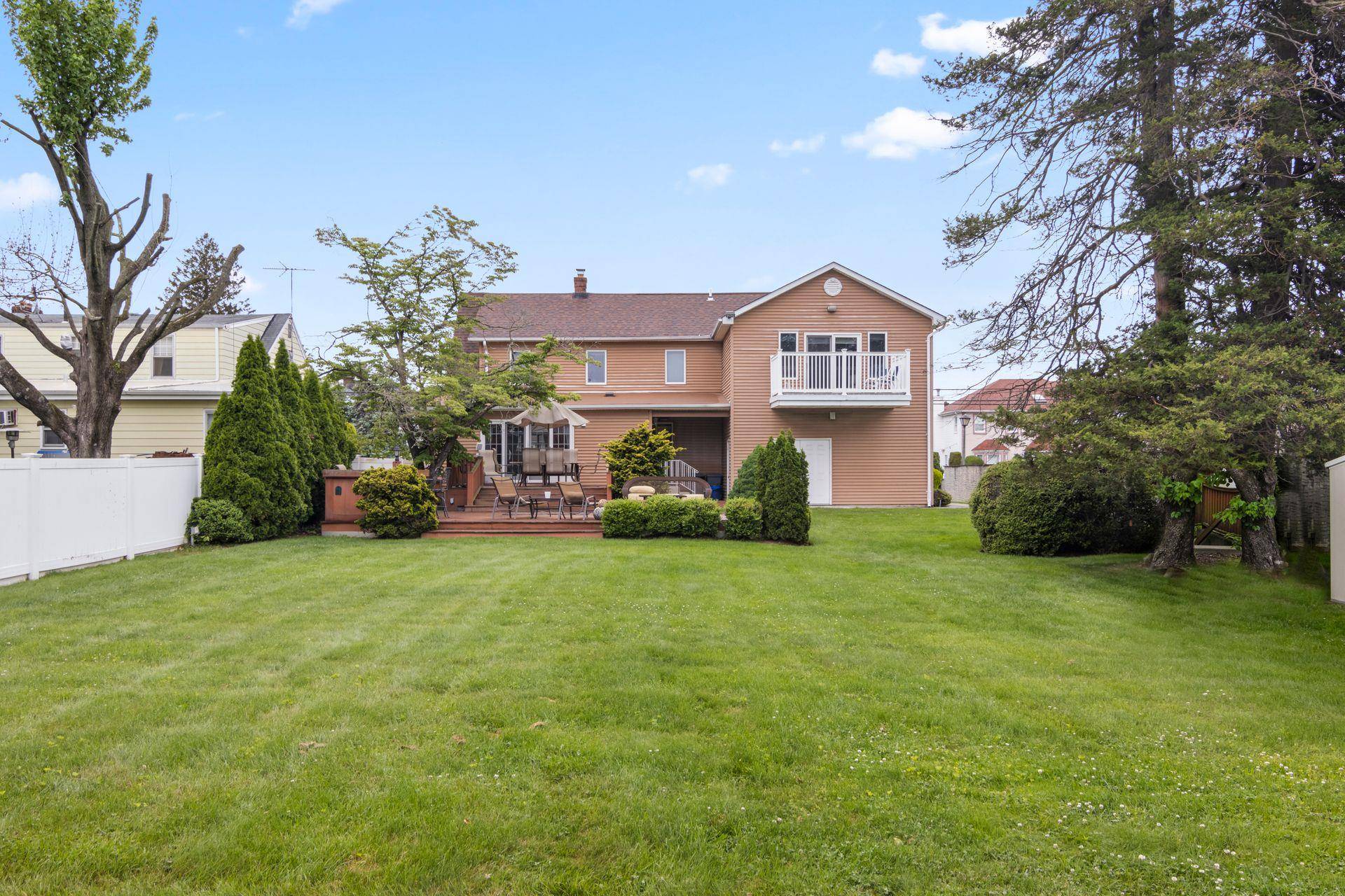 Albertson, NY 11507,13 Evans AVE