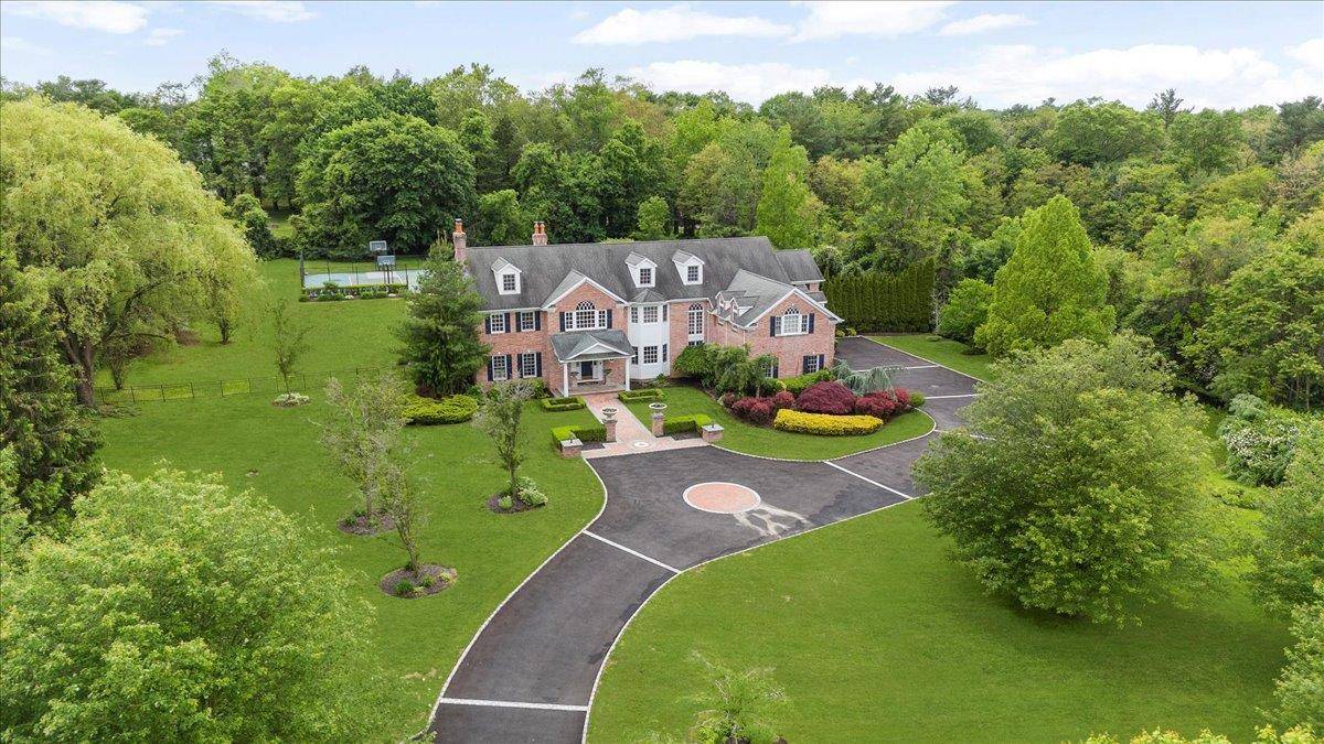 East Norwich, NY 11732,2 Pen Mor DR