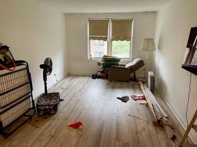 Jackson Heights, NY 11372,33-45 92 Street #4K