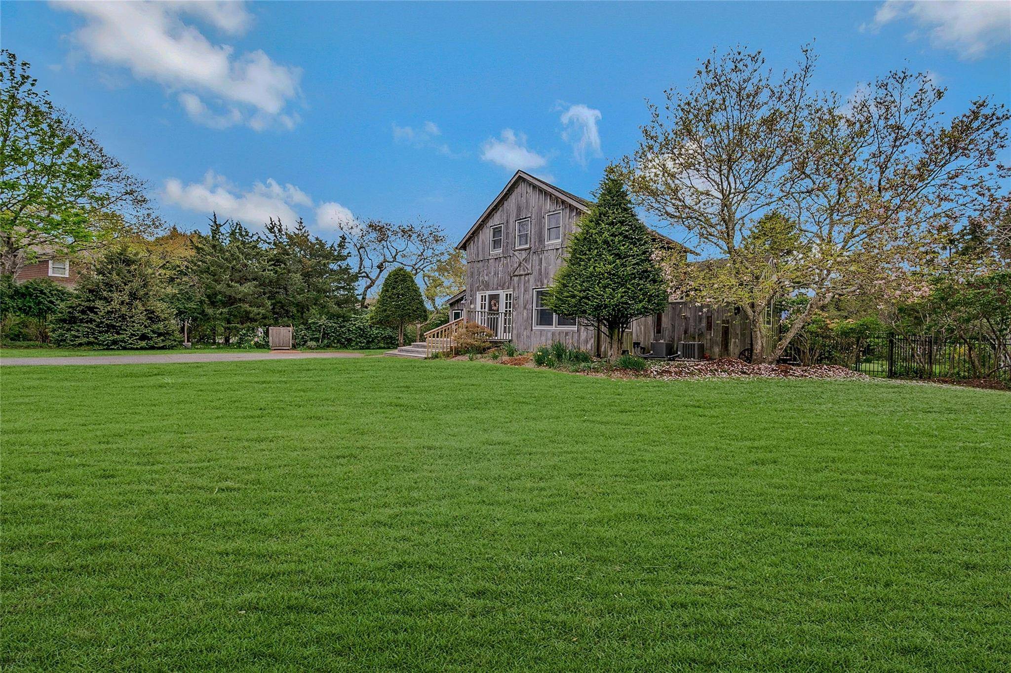 Quogue, NY 11959,5 Jessup LN