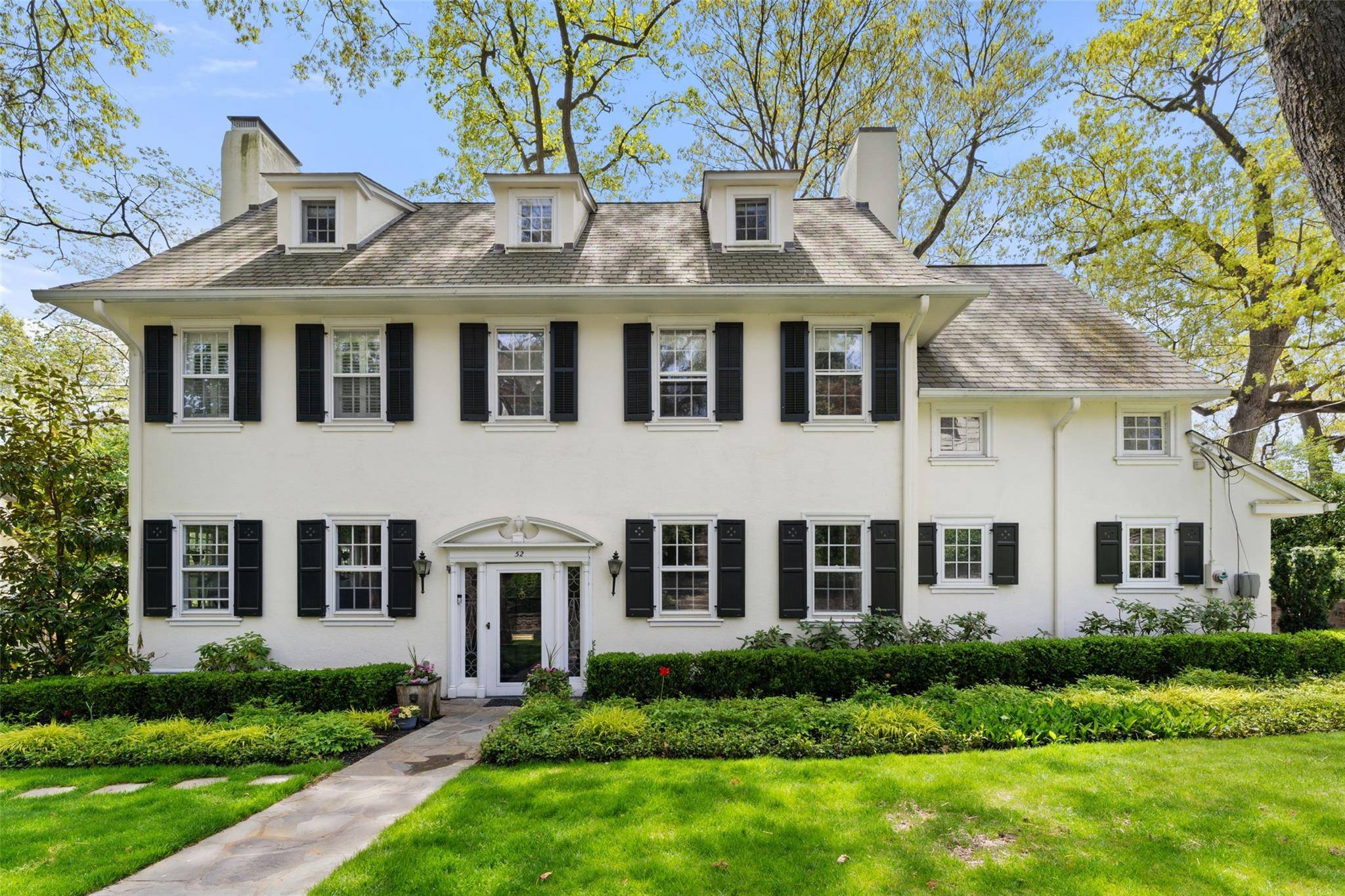 Bronxville, NY 10708,52 Cedar LN